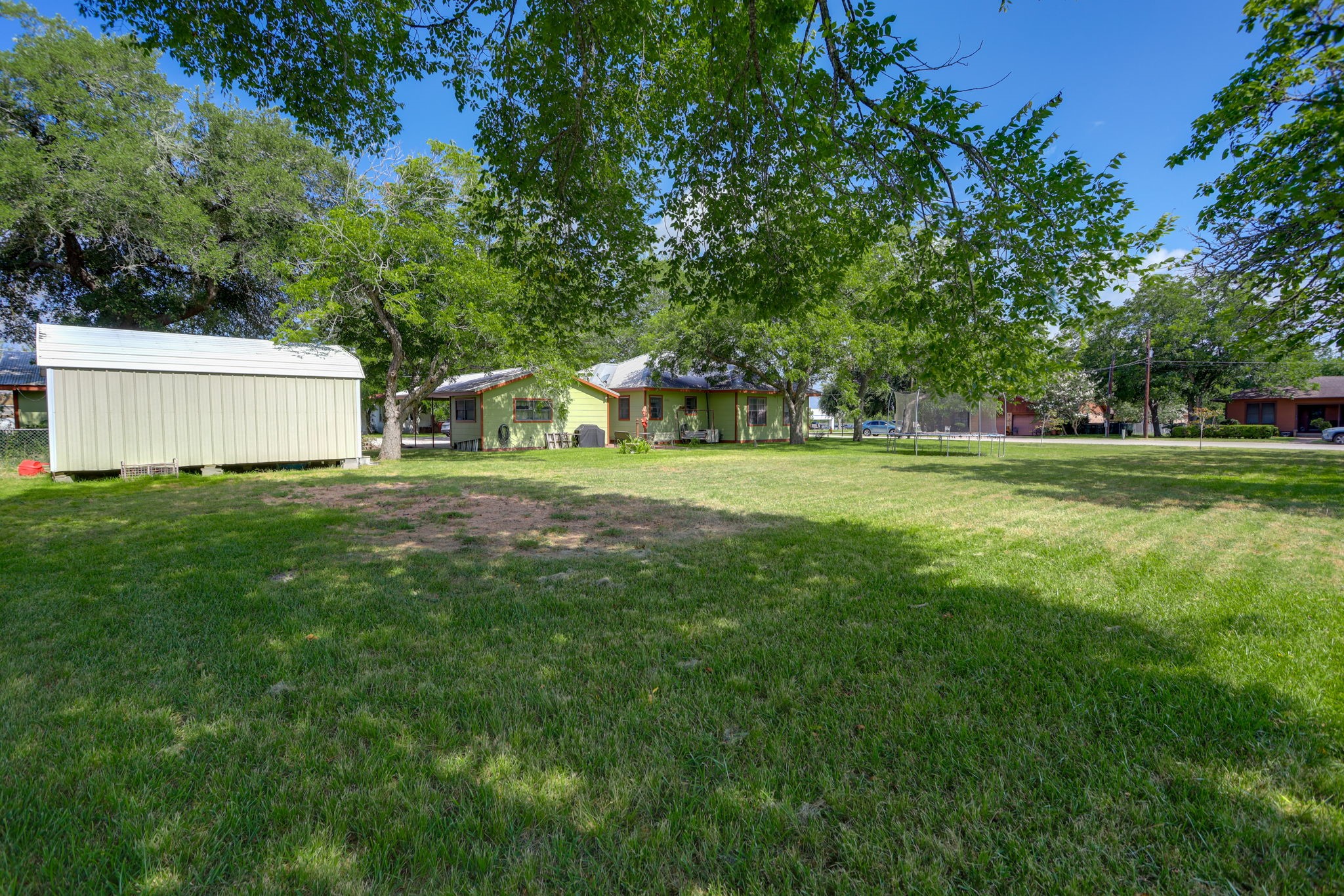 429 W 4th Street Property Photo 20