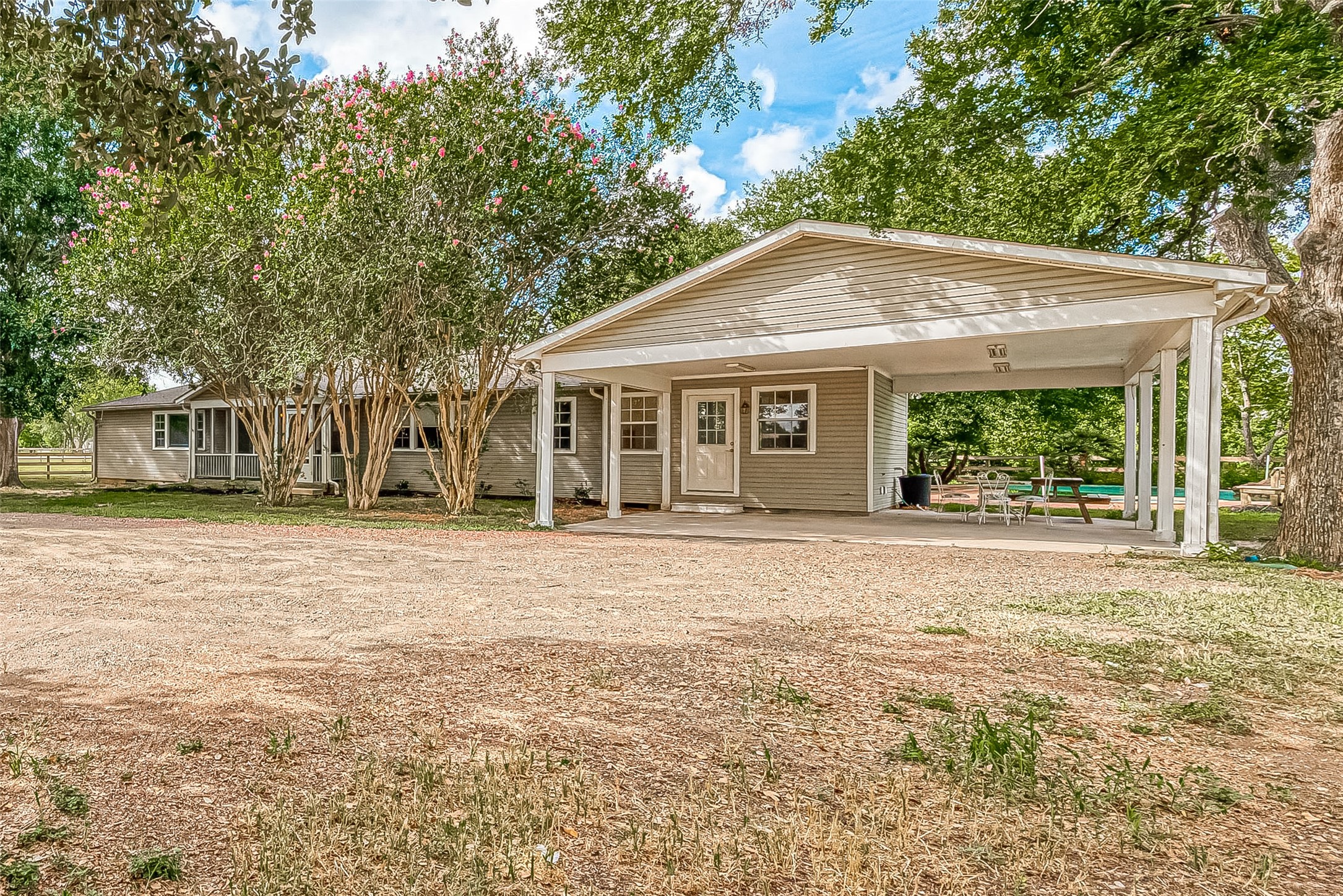 4302 Horseshoe Drive Property Photo 1