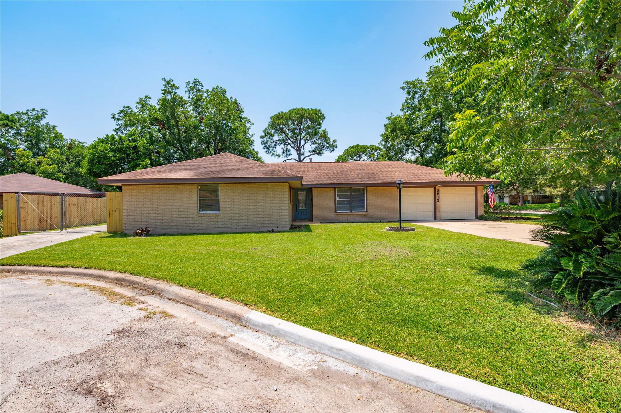 2513 Meadow Lane Property Photo 1