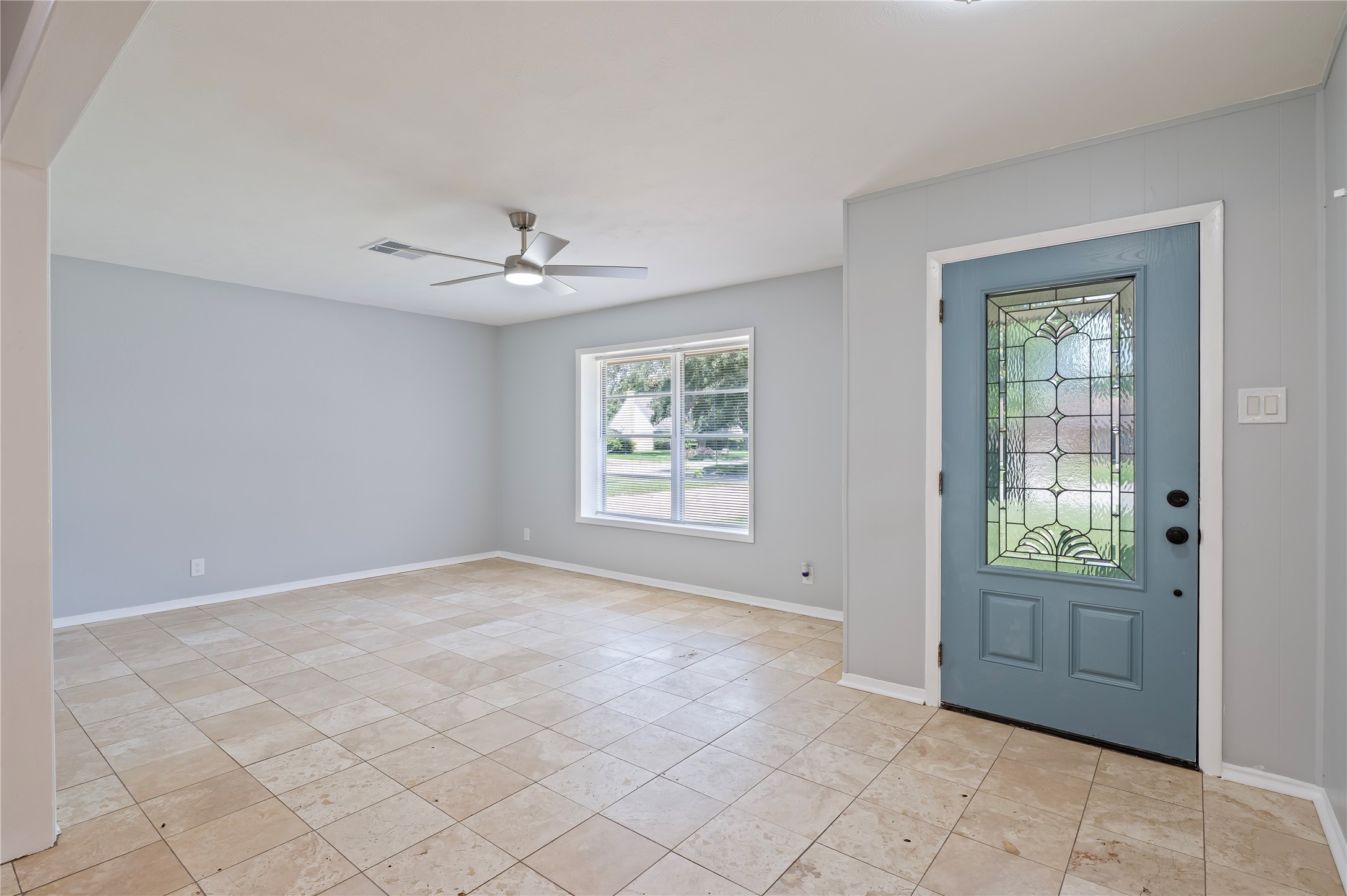 2513 Meadow Lane Property Photo 3