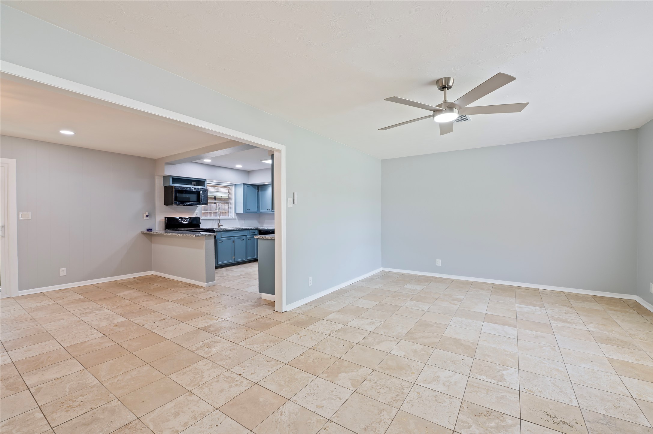 2513 Meadow Lane Property Photo 4