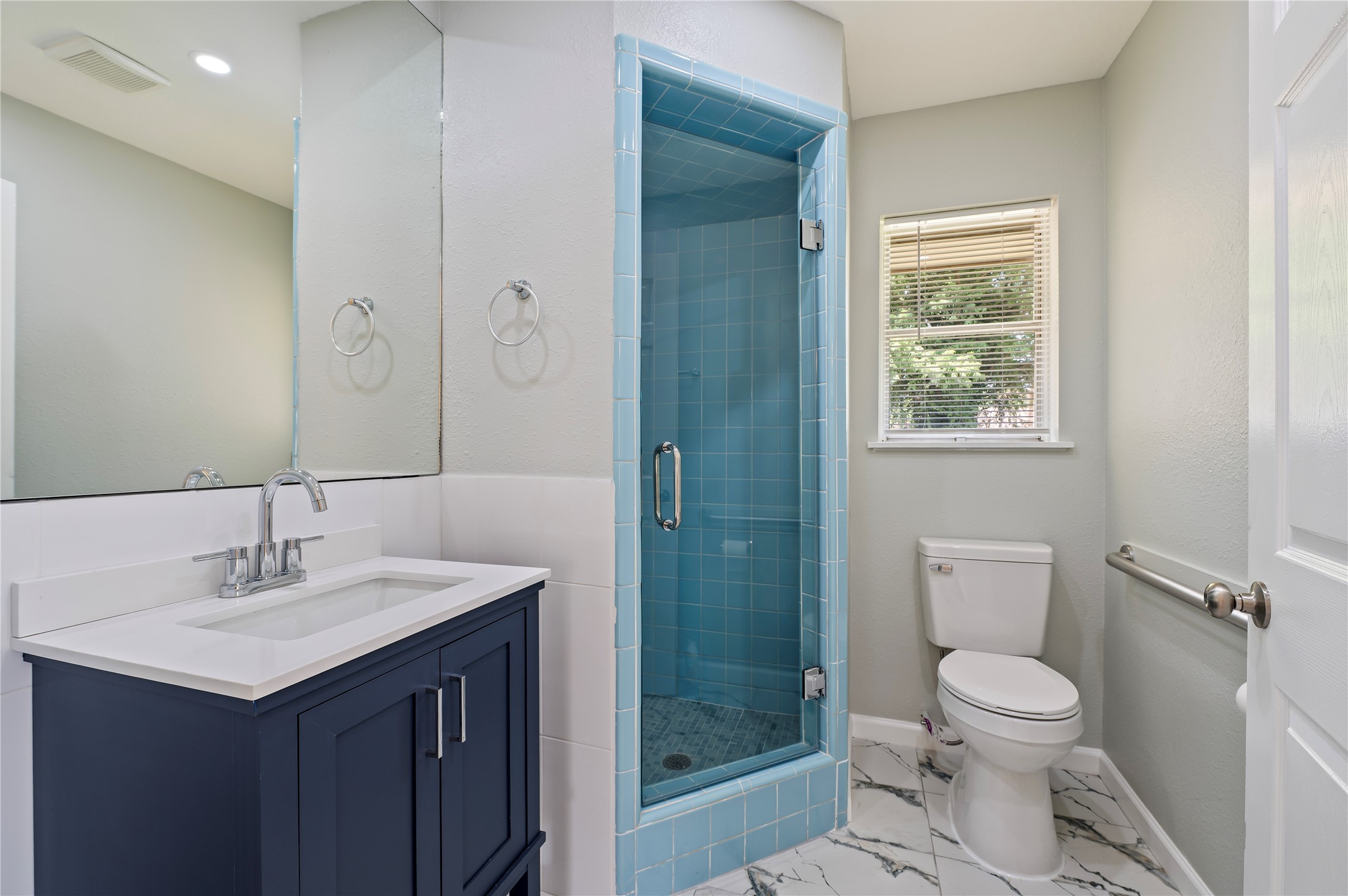 2513 Meadow Lane Property Photo 8