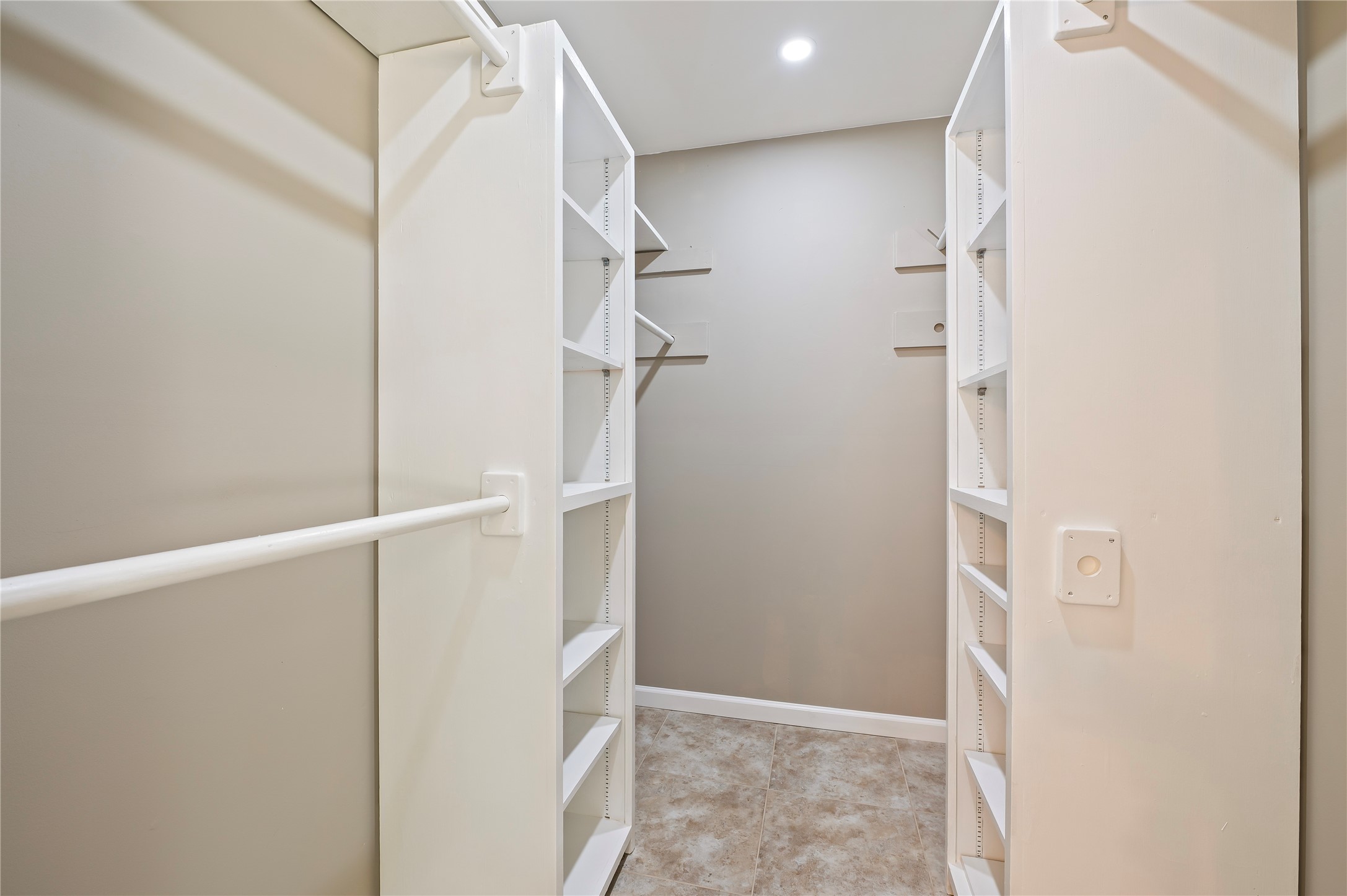 2513 Meadow Lane Property Photo 9
