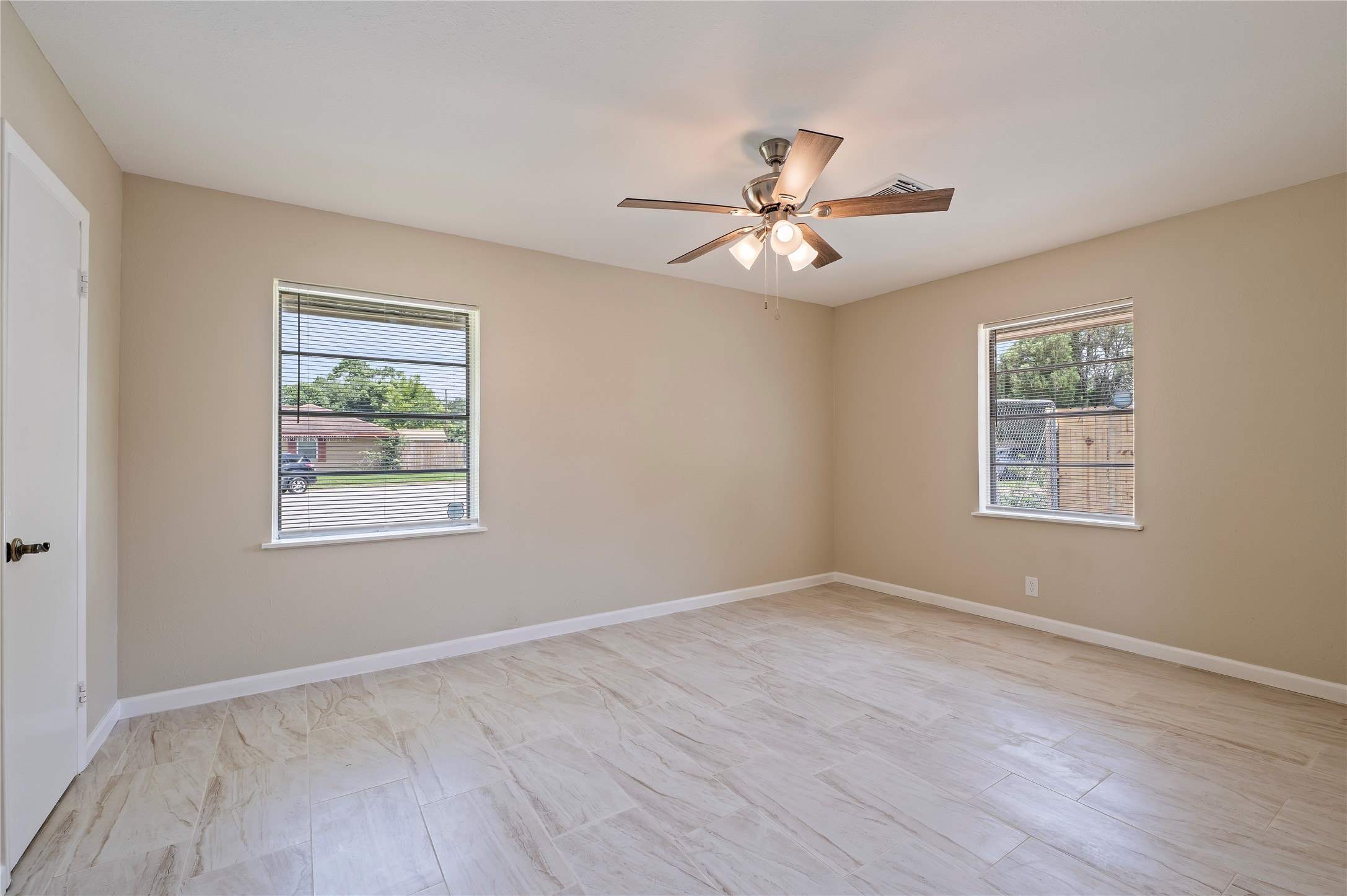 2513 Meadow Lane Property Photo 10