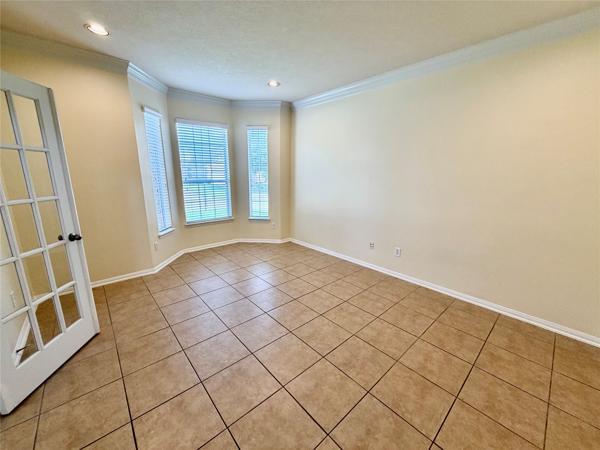 25206 Auburn Terrace Drive Property Photo 5