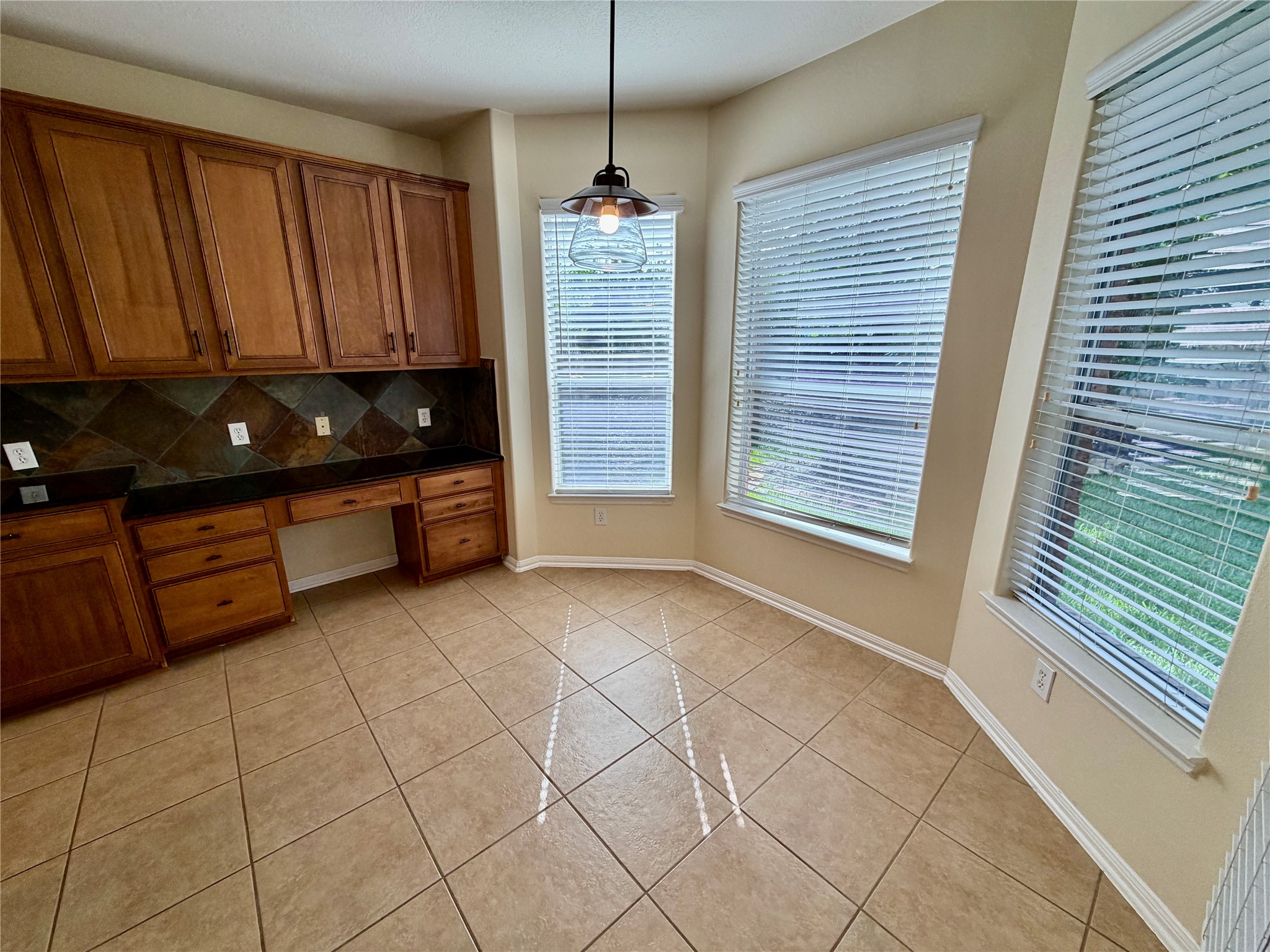 25206 Auburn Terrace Drive Property Photo 12