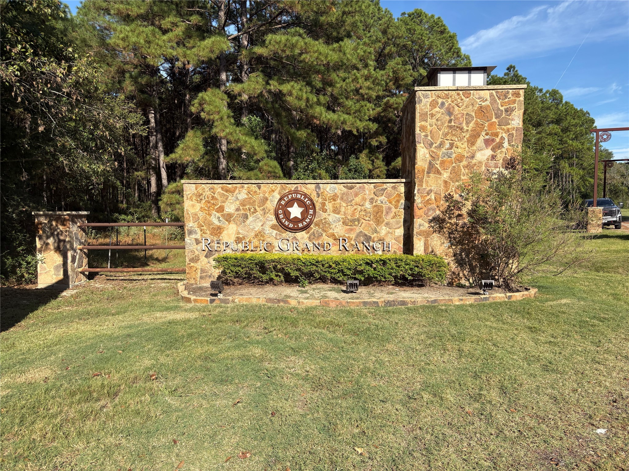 12642 Oak Barrel Road Property Photo 2