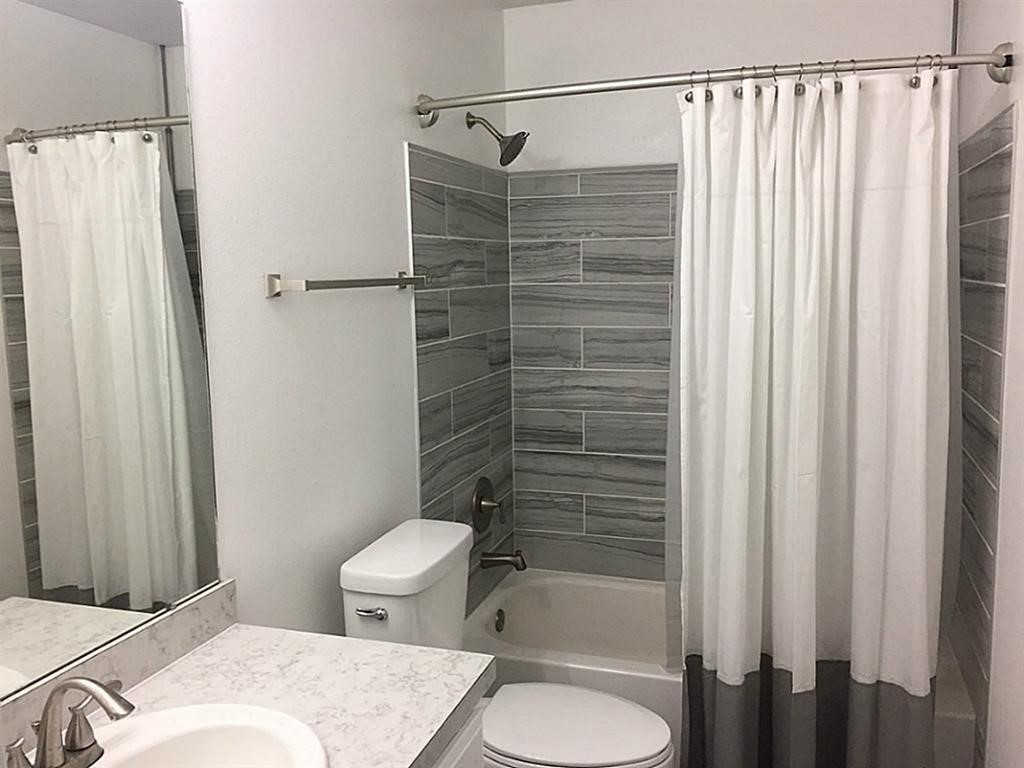 7319 Village Lake Drive Property Photo 8