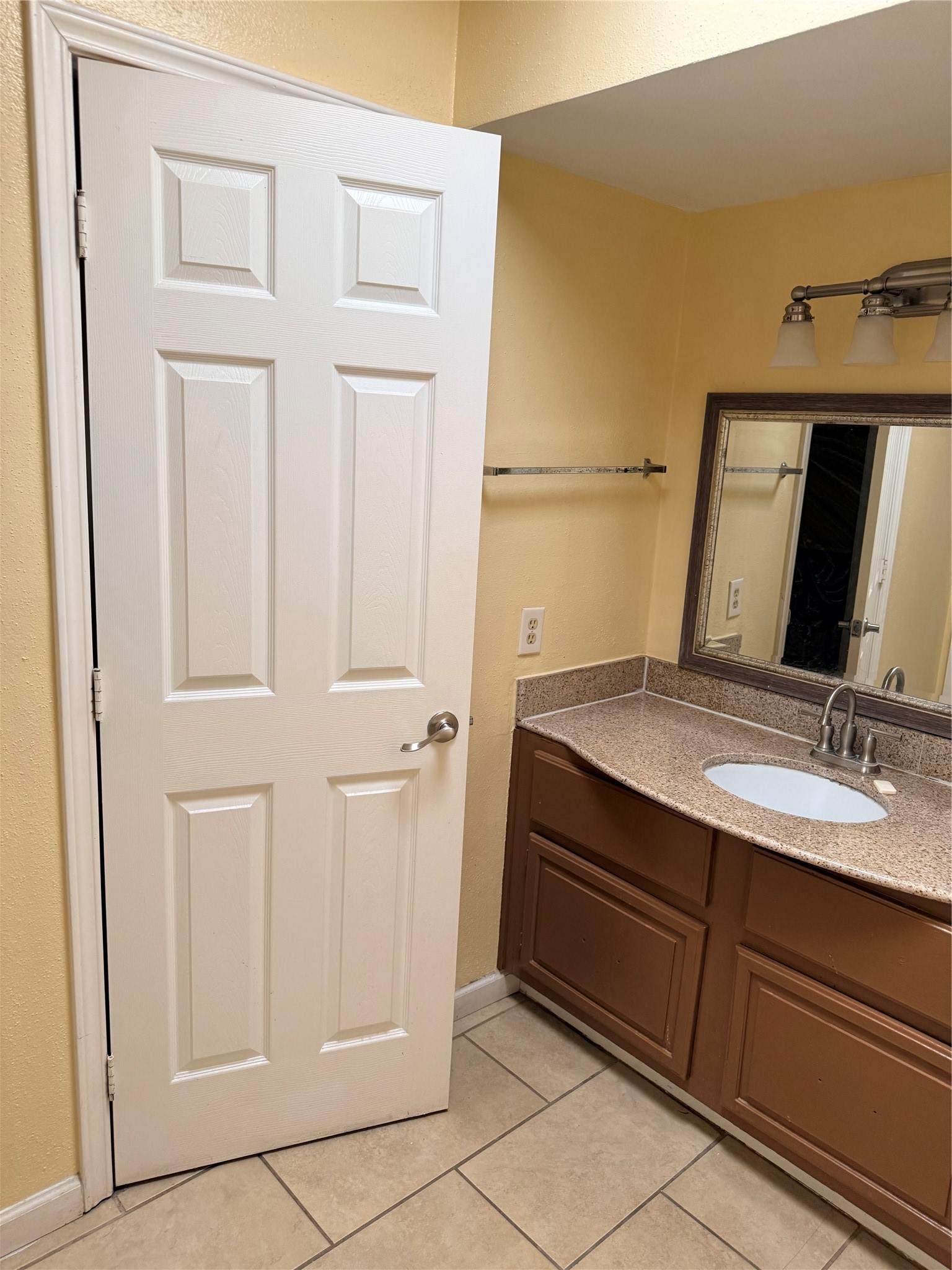 7047 Bissonnet Street 32 Property Photo 6