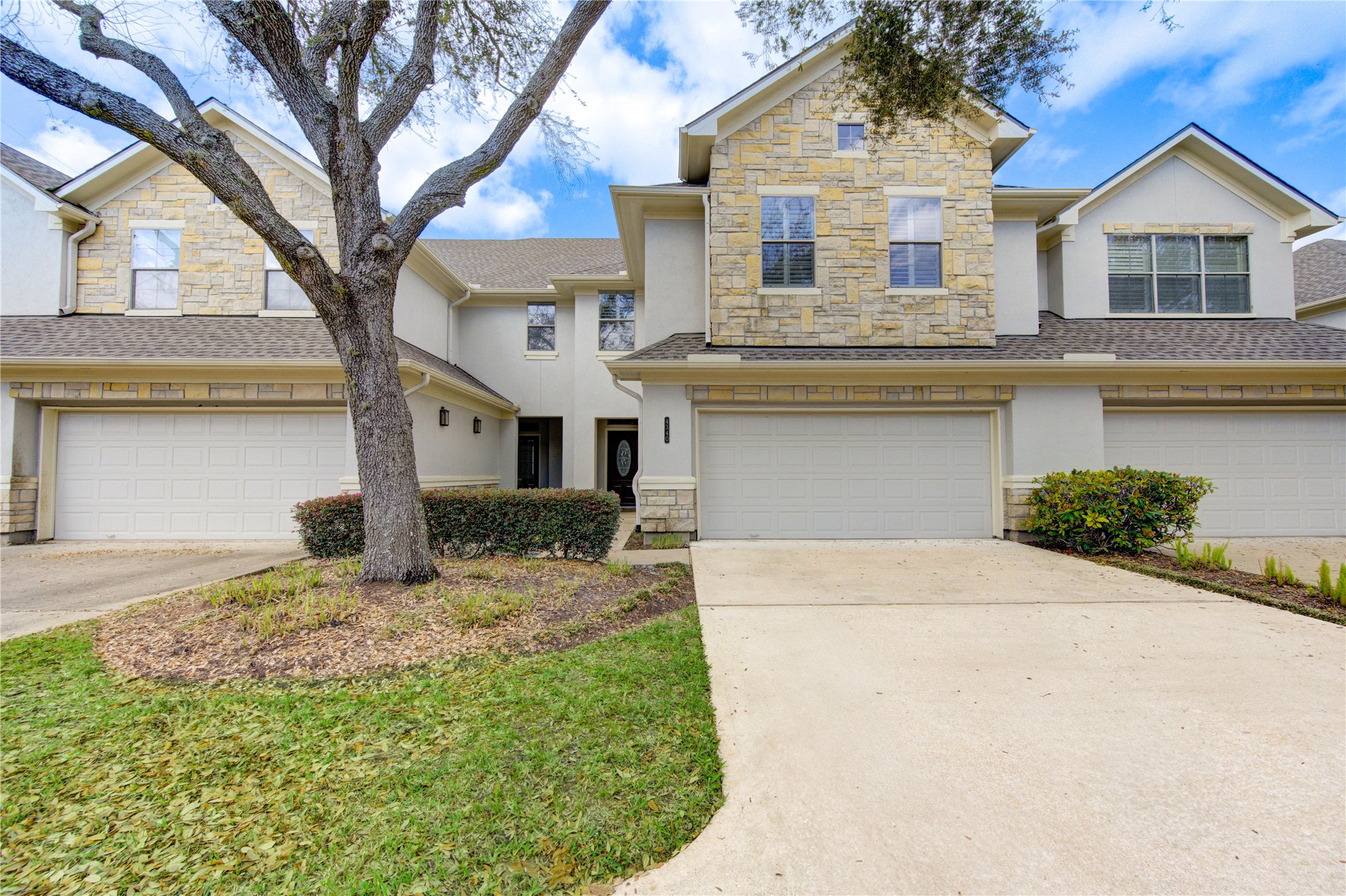 4340 Lake Walk Court Property Photo 1