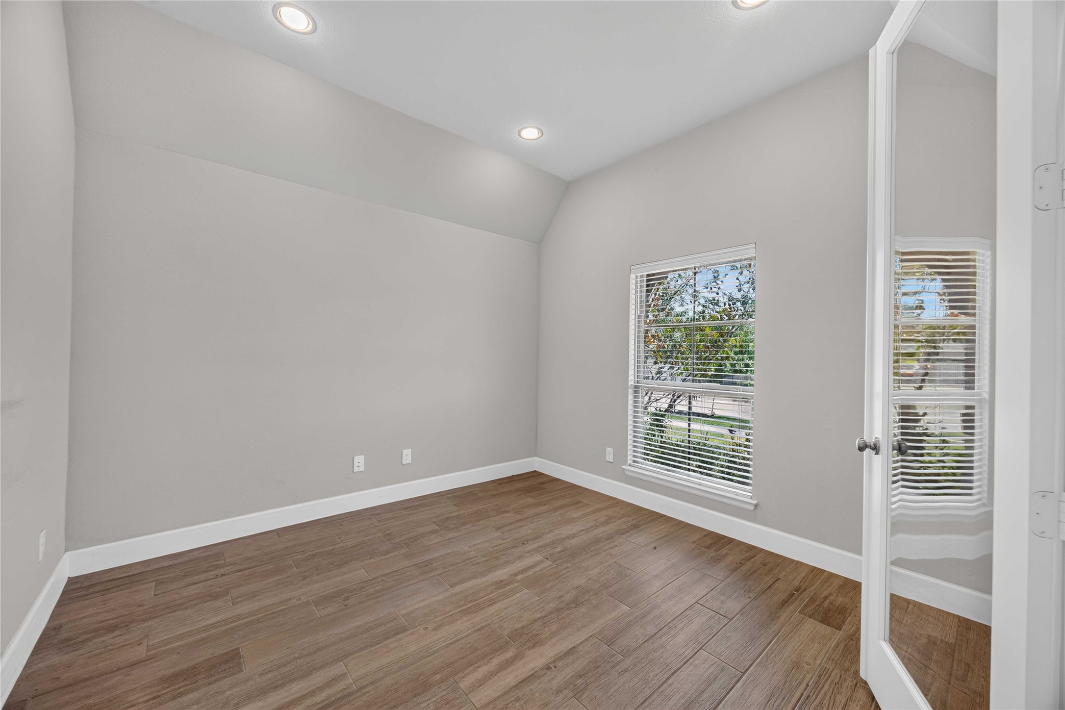 4333 Arbor Crest Lane Property Photo 4