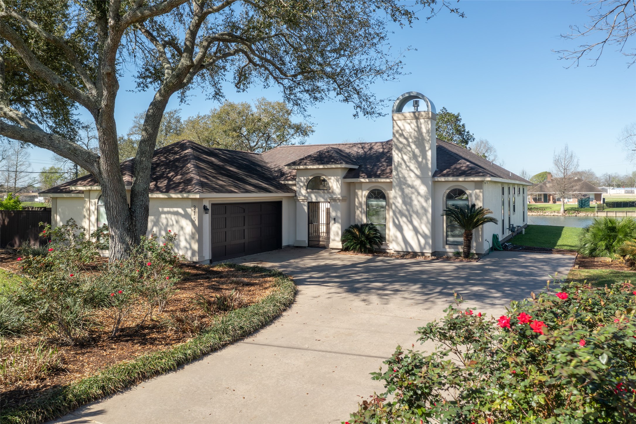 315 Bolling Green Drive Property Photo 1