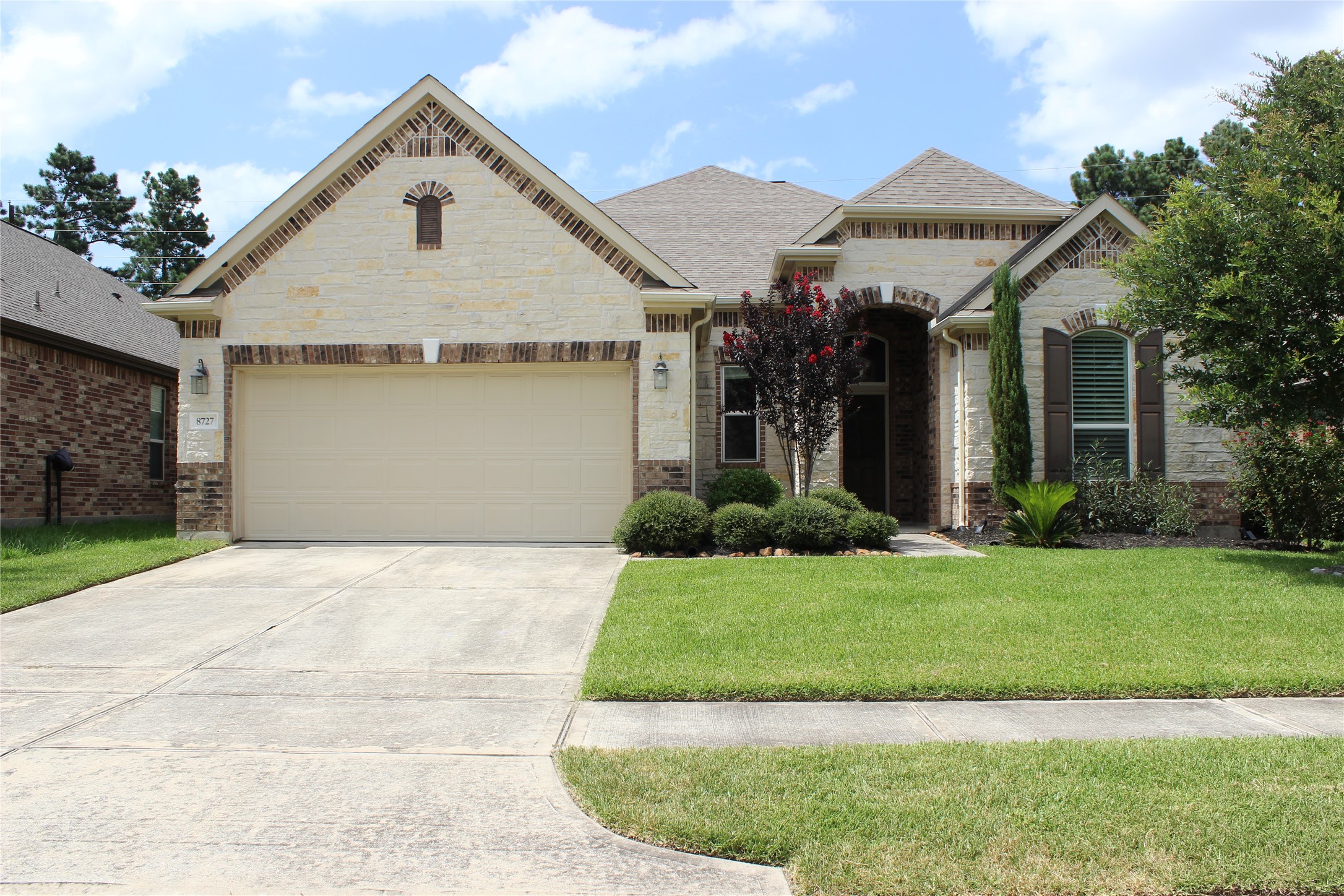 8727 Stoney Brook Lane Property Photo 1