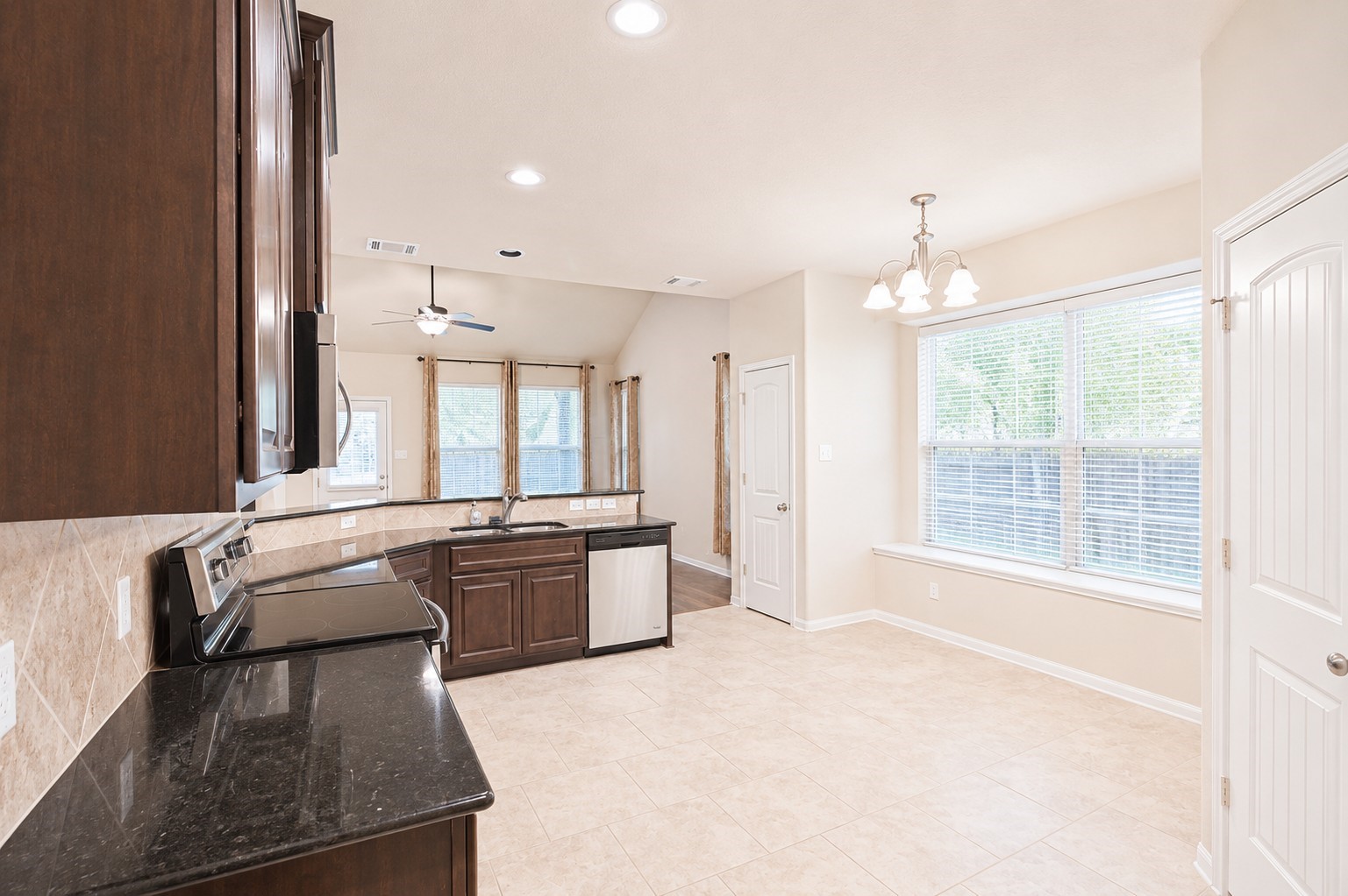 3801 Happy Hollow Drive Property Photo 6