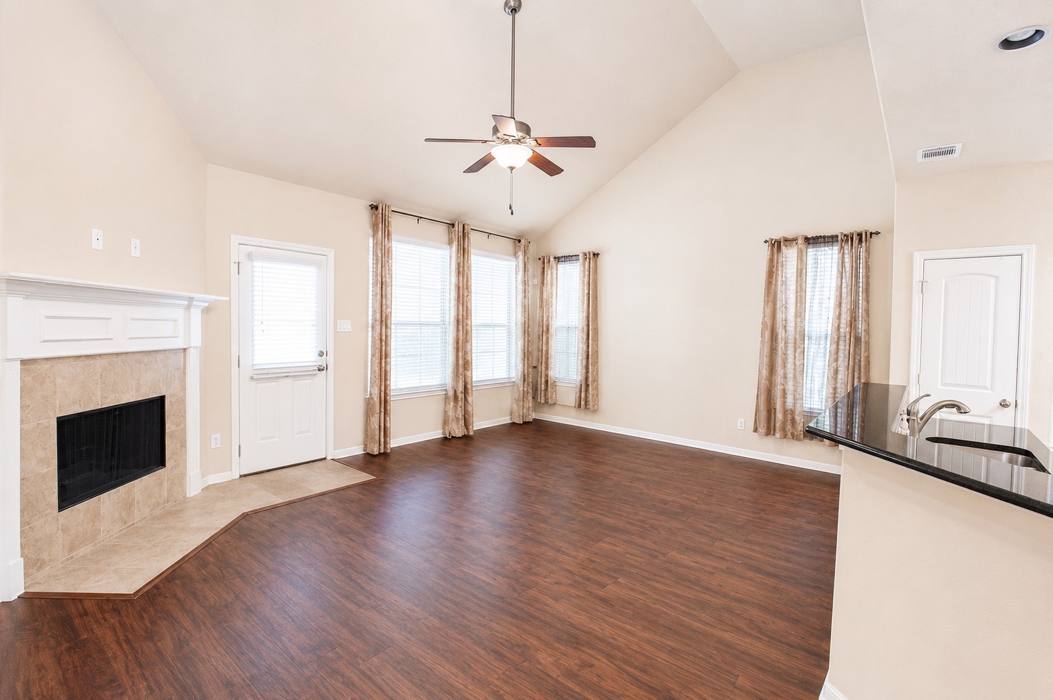 3801 Happy Hollow Drive Property Photo 7