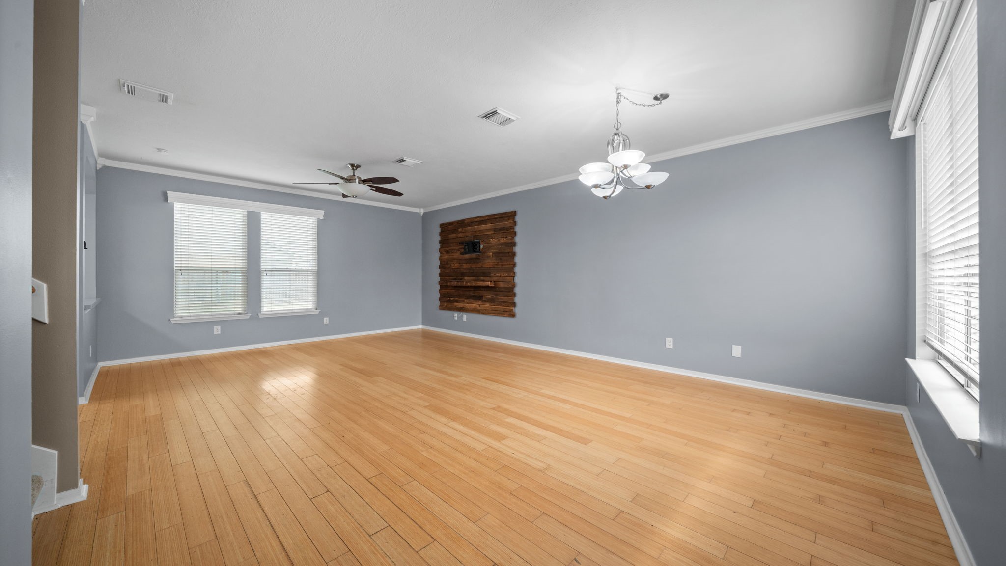 8802 Ancient Willow Drive Property Photo 4