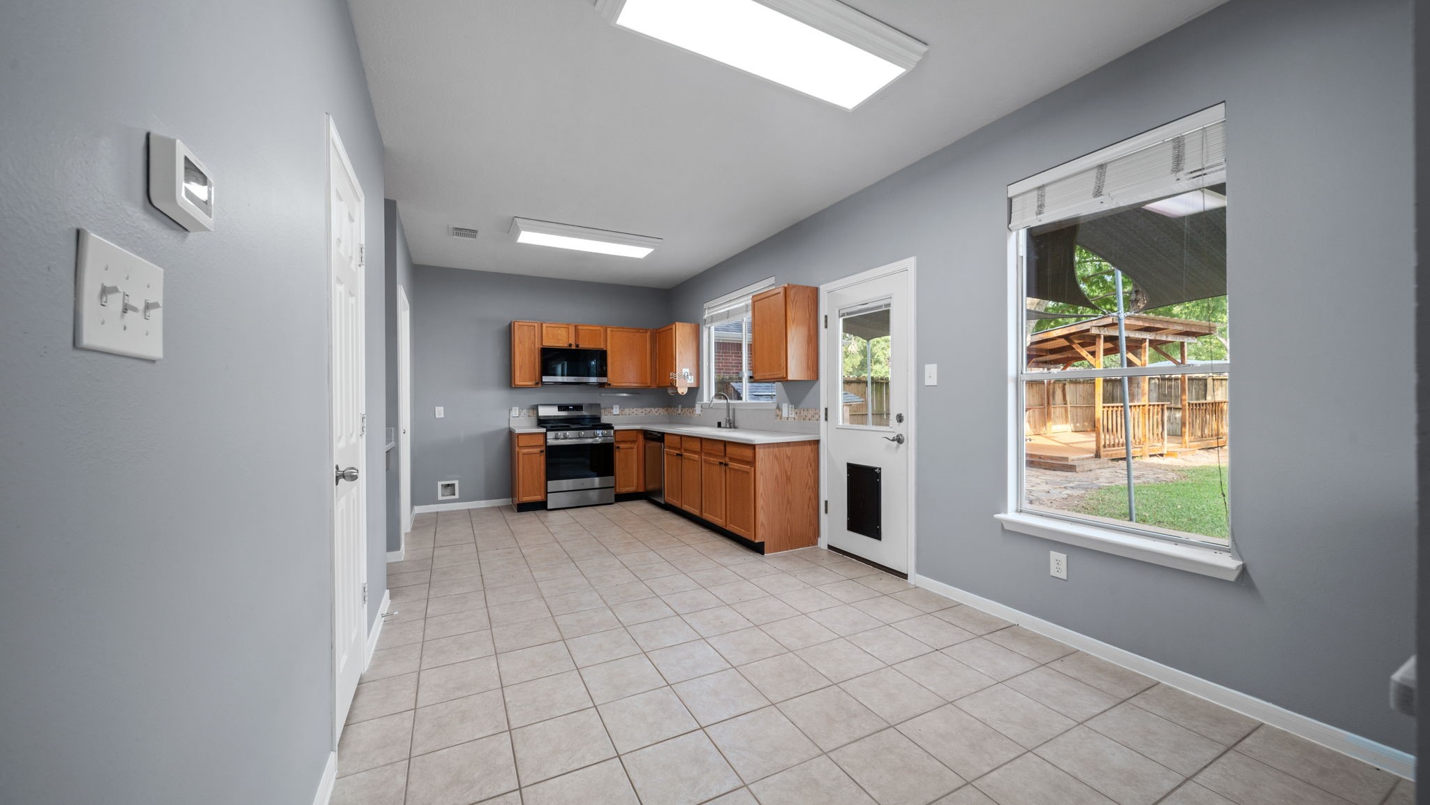 8802 Ancient Willow Drive Property Photo 8