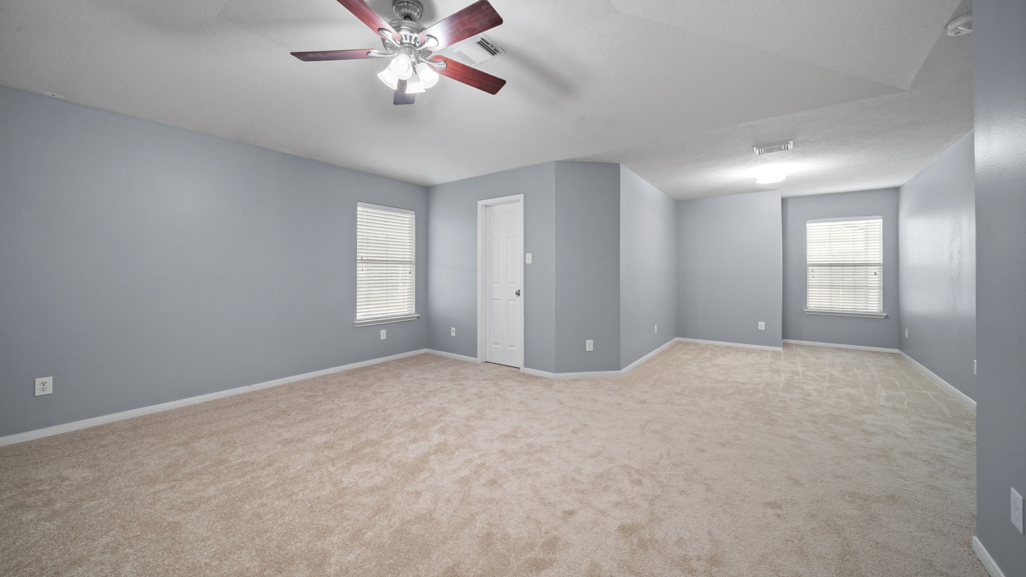 8802 Ancient Willow Drive Property Photo 10
