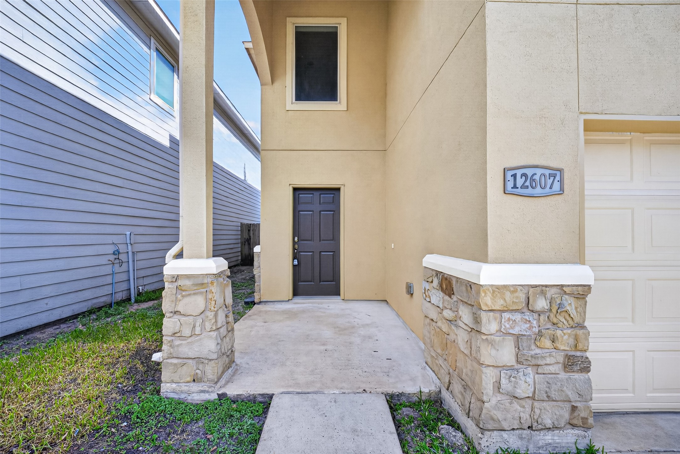 12607 Ashford Shore Drive Property Photo 4