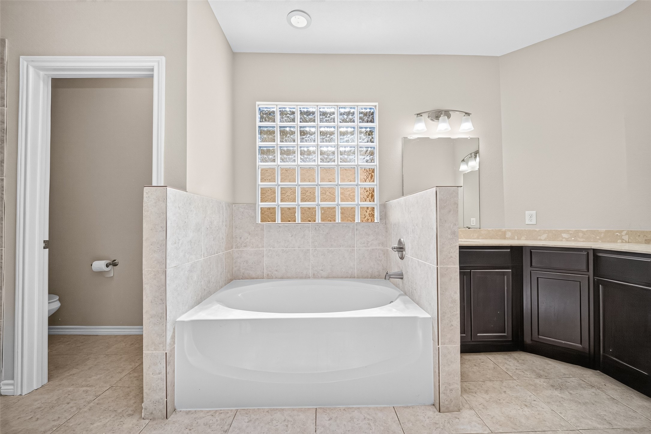 12607 Ashford Shore Drive Property Photo 44