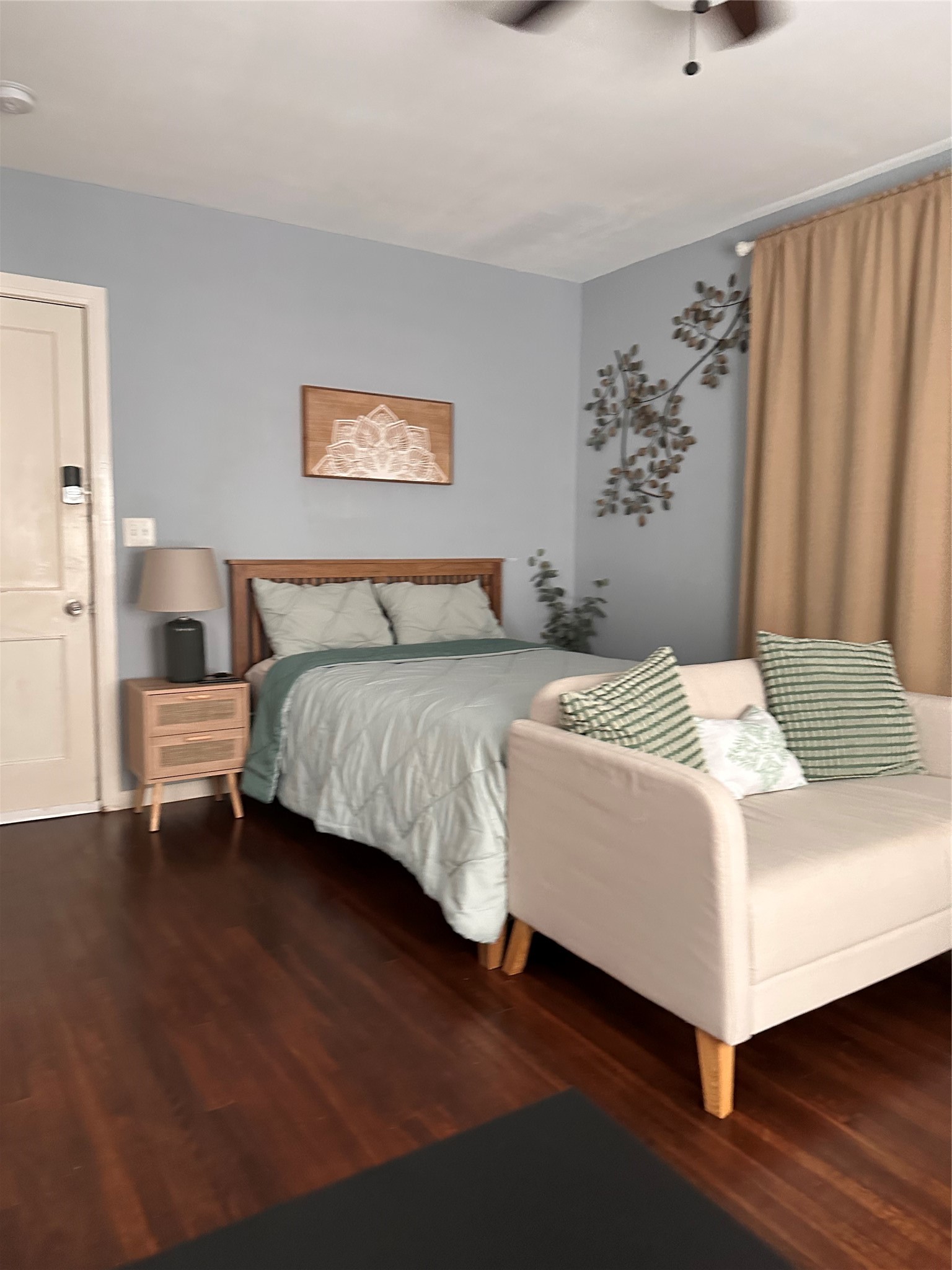 4302 Polk Street 2 Property Photo 3