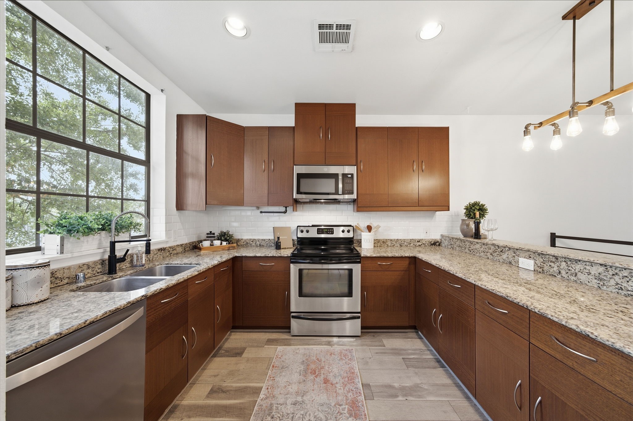310 S Jensen Drive 7 Property Photo 13