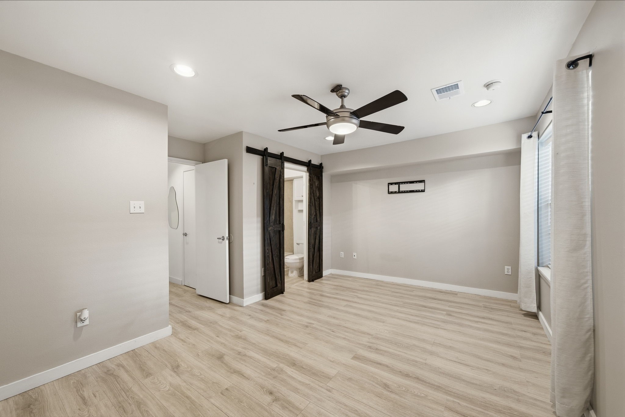 310 S Jensen Drive 7 Property Photo 29
