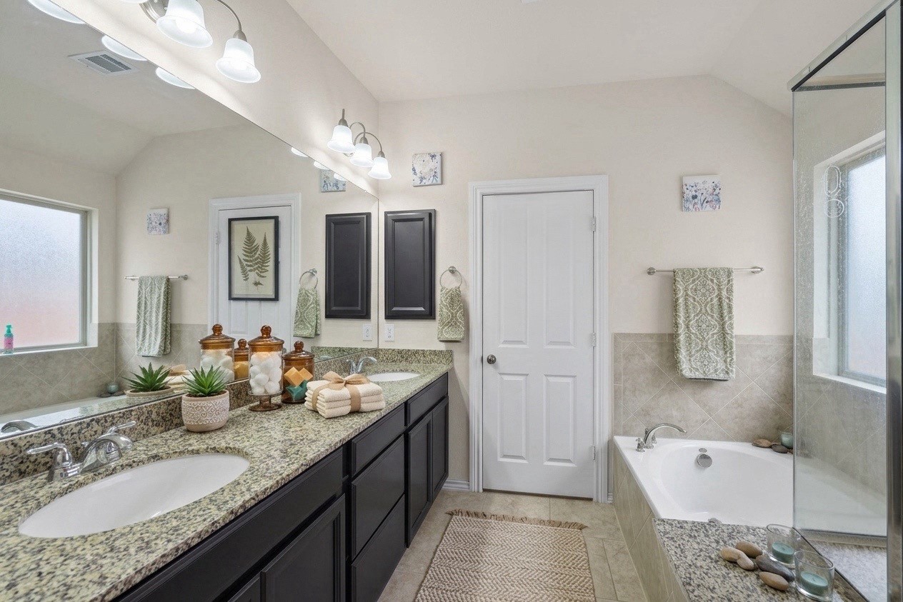 2346 Cherrington Woods Lane Property Photo 6