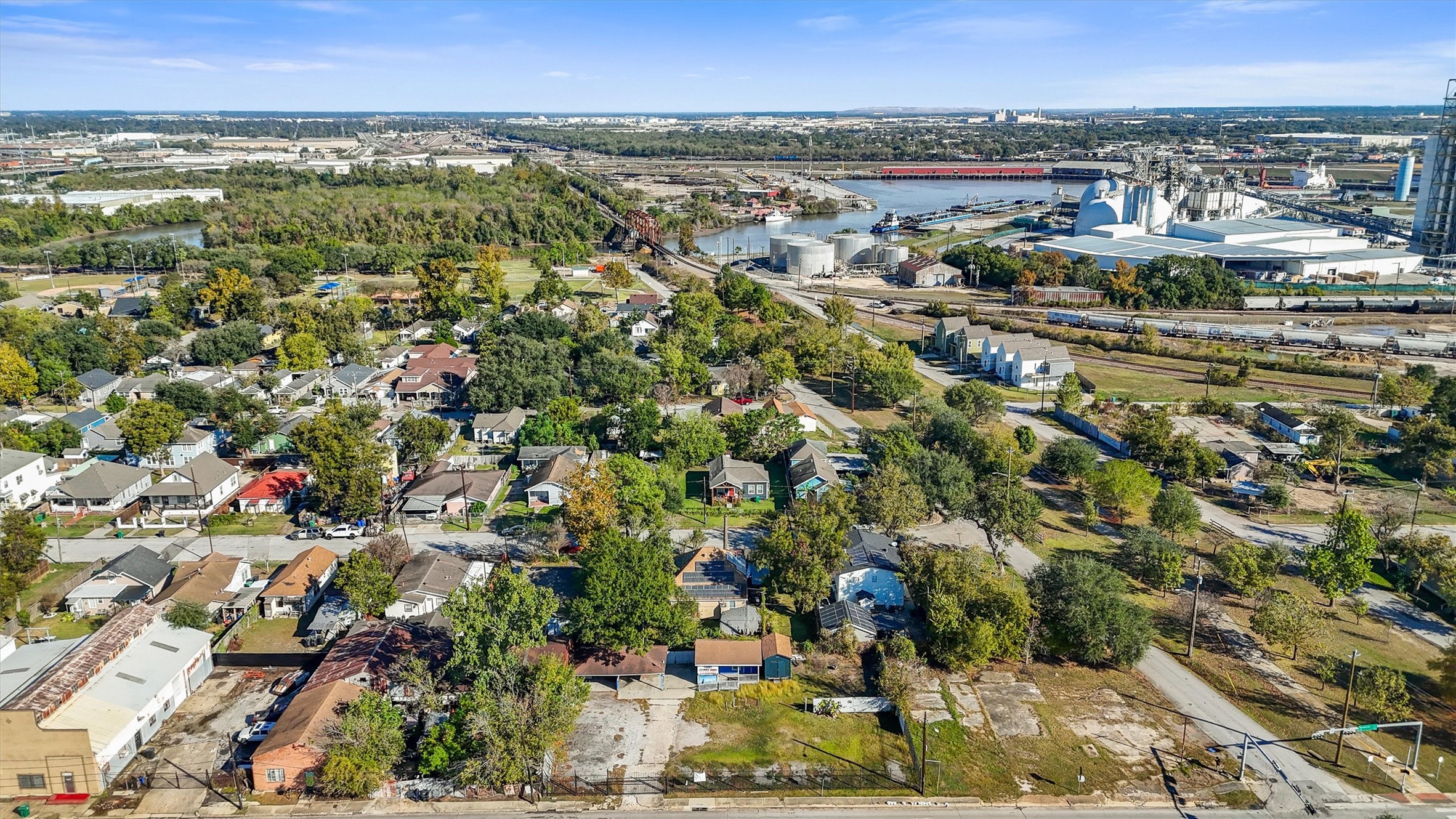 7137 Navigation Boulevard Property Photo 9