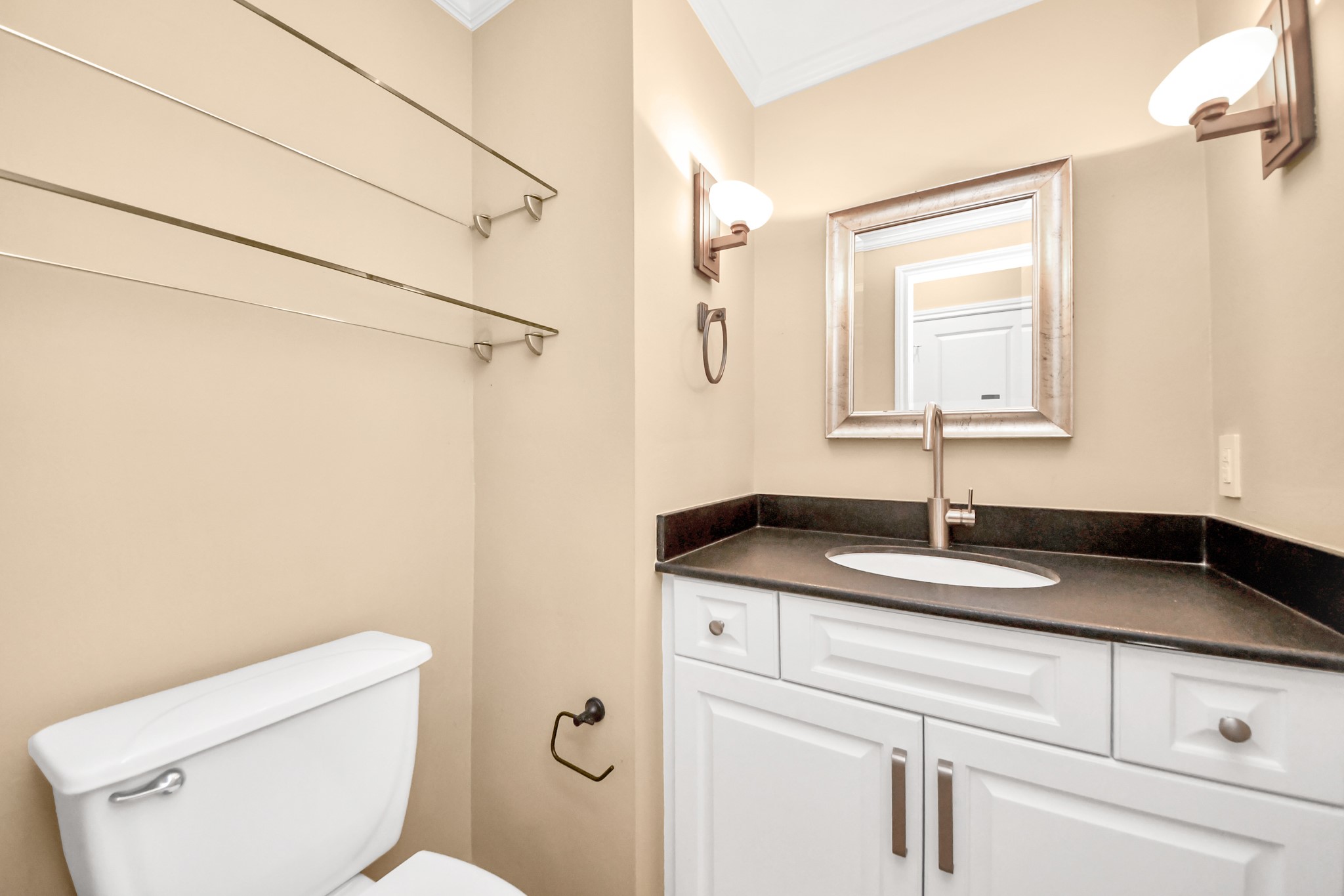 153 Litchfield Lane Property Photo 11