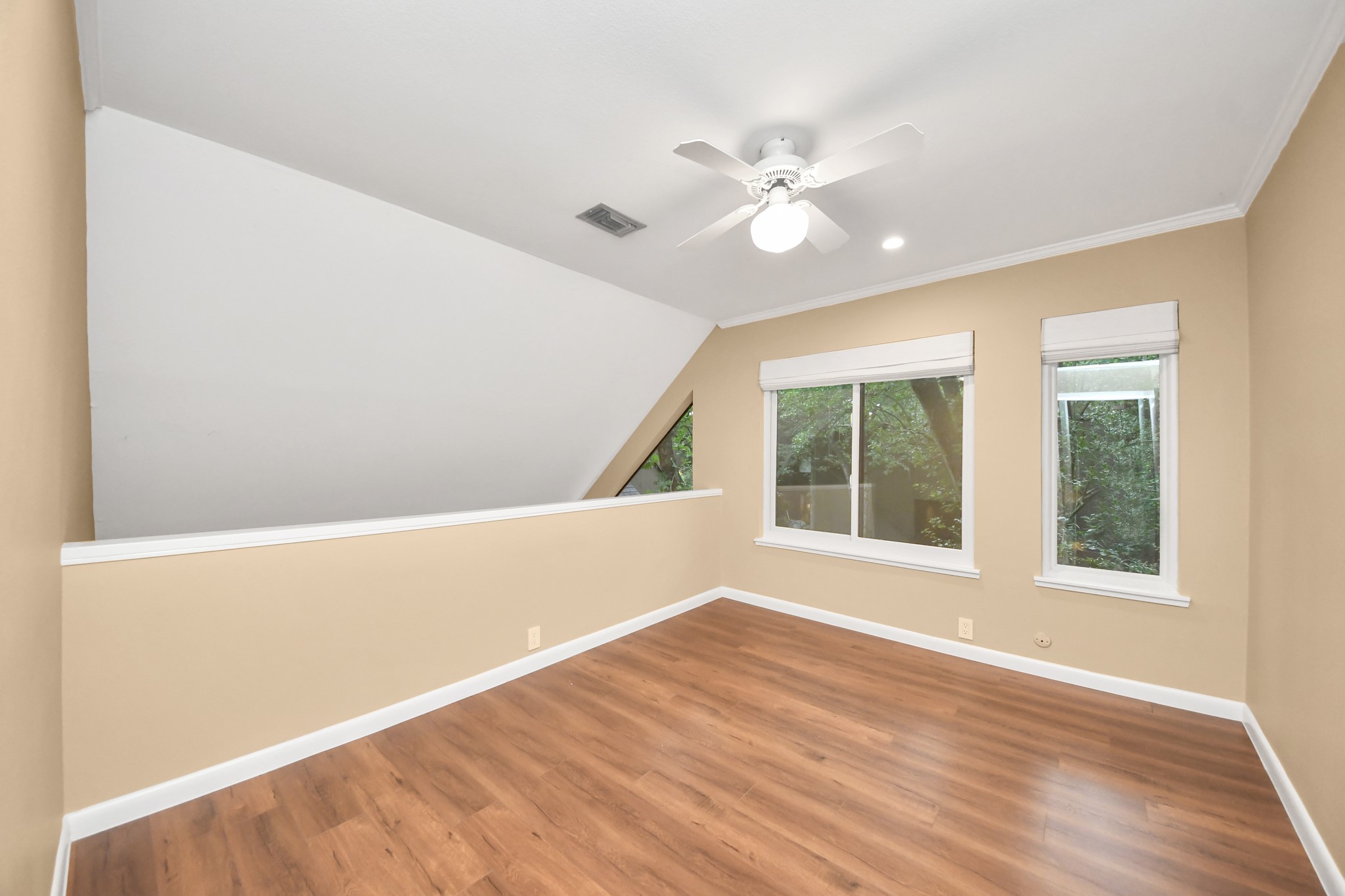153 Litchfield Lane Property Photo 12