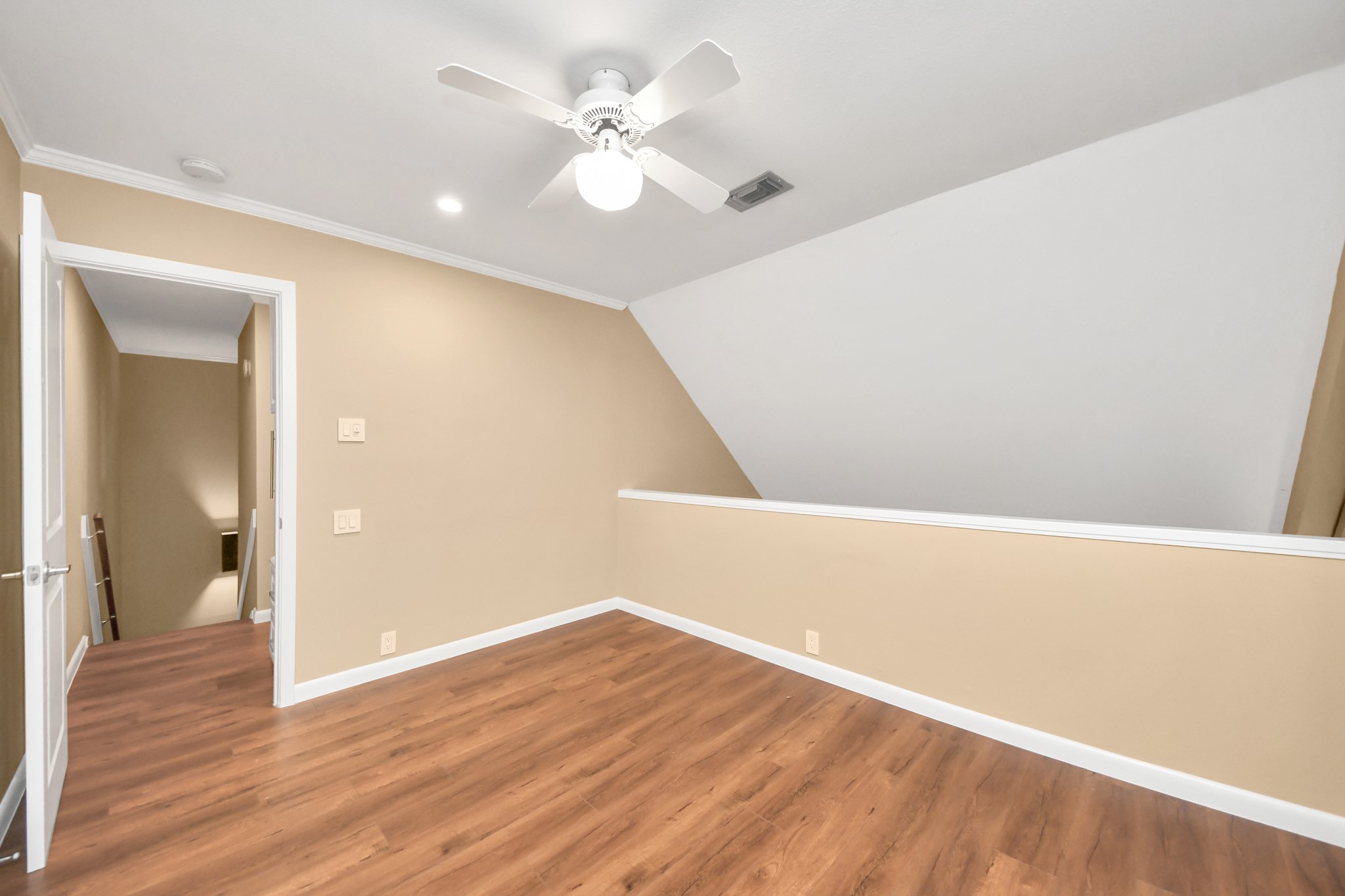 153 Litchfield Lane Property Photo 27