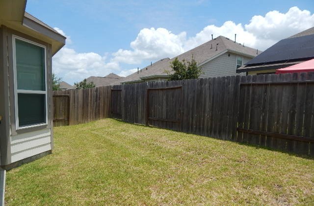4516 Danielle Gardens Lane Property Photo 3