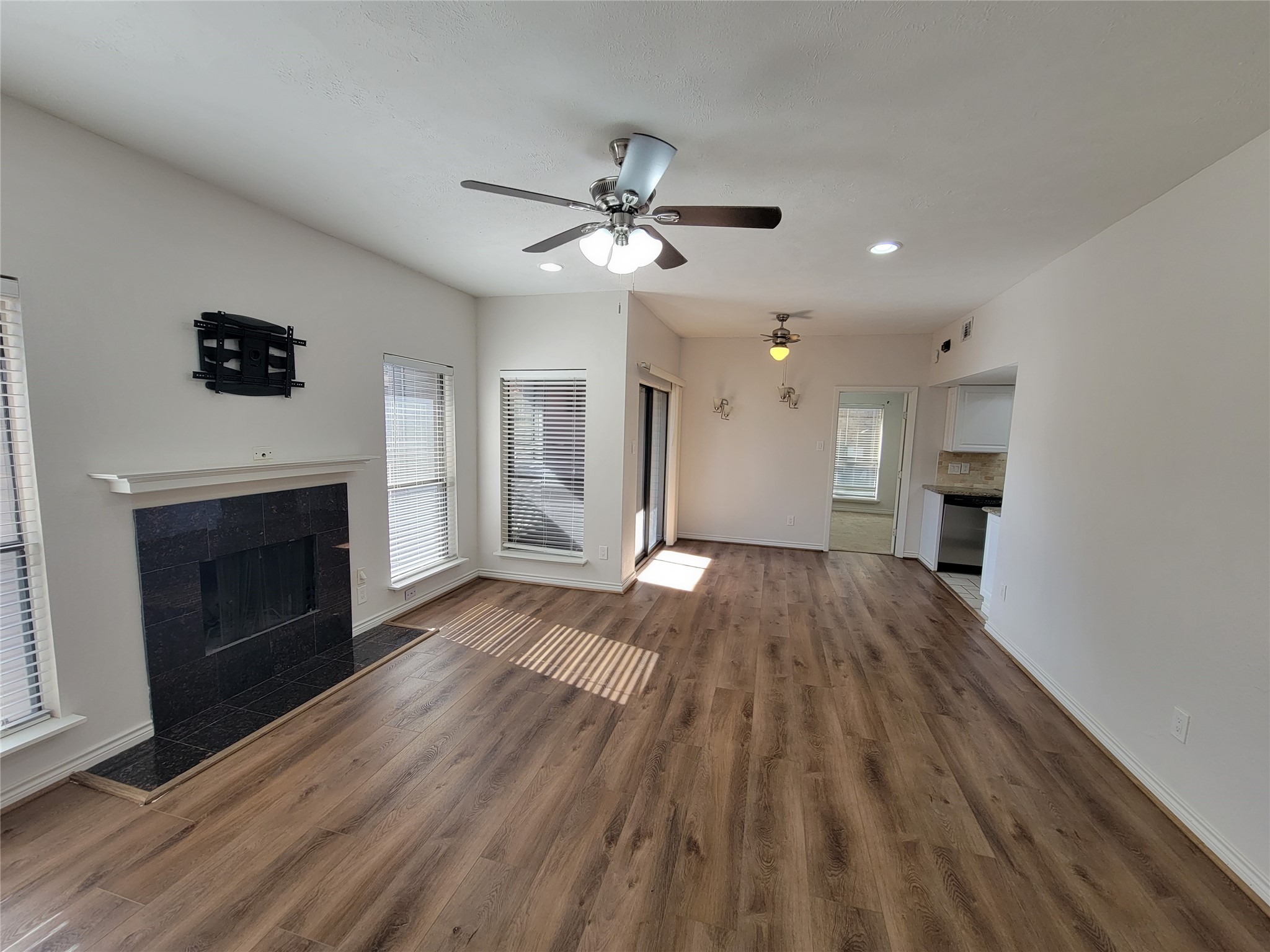 2025 Augusta Drive 303 Property Photo 5