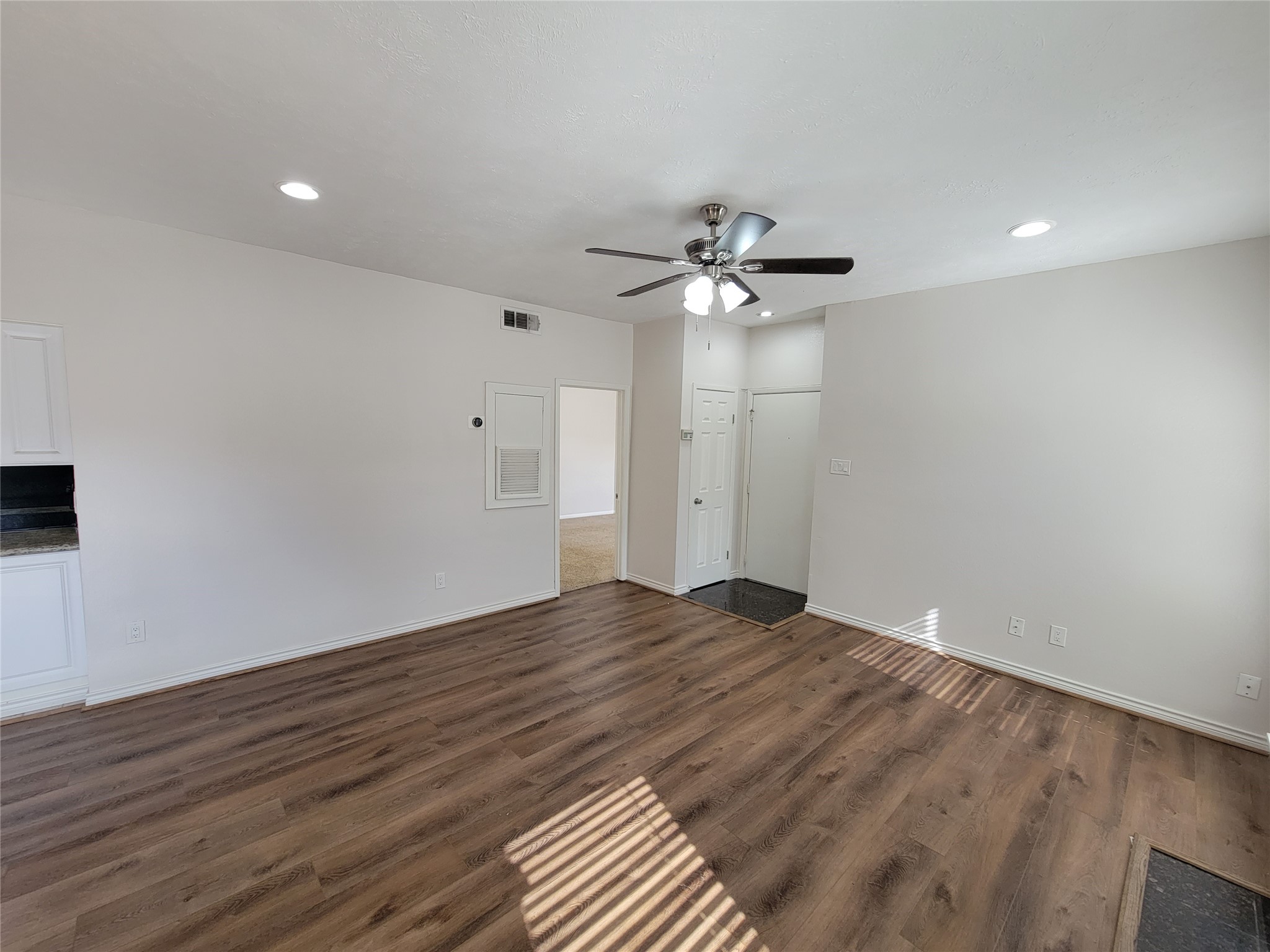 2025 Augusta Drive 303 Property Photo 12