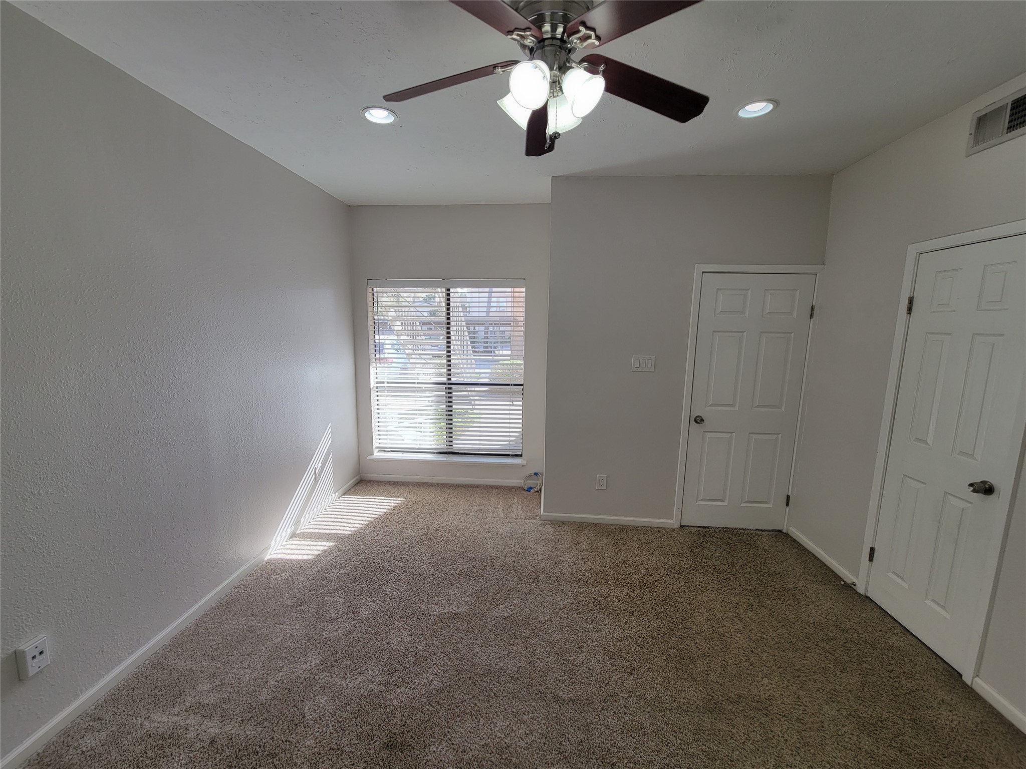 2025 Augusta Drive 303 Property Photo 16