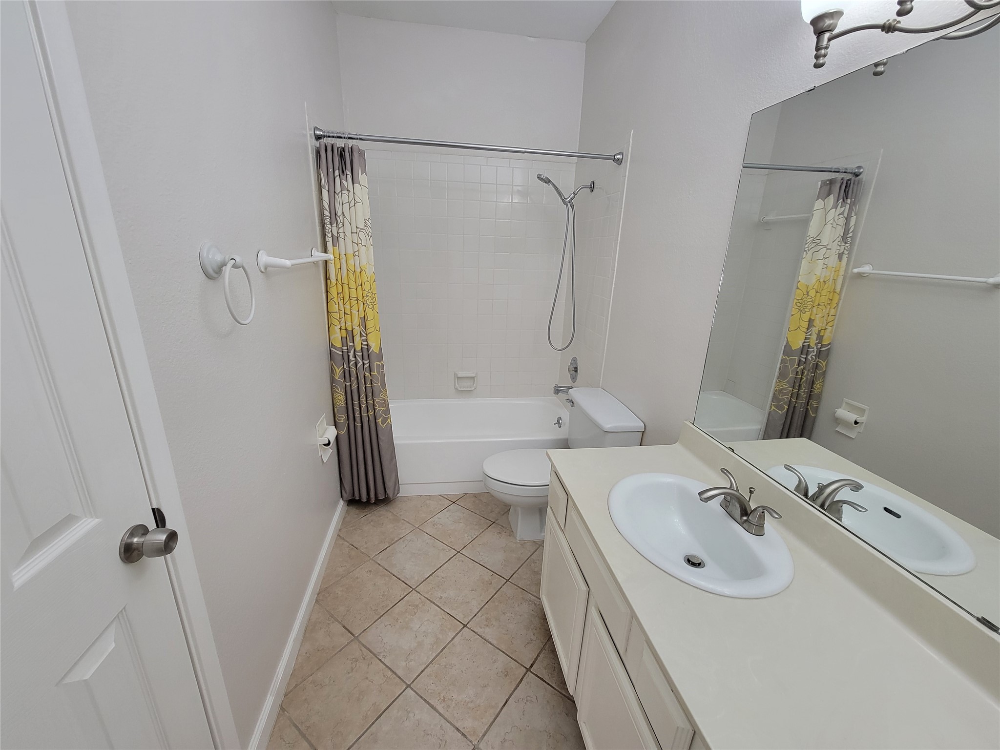 2025 Augusta Drive 303 Property Photo 18