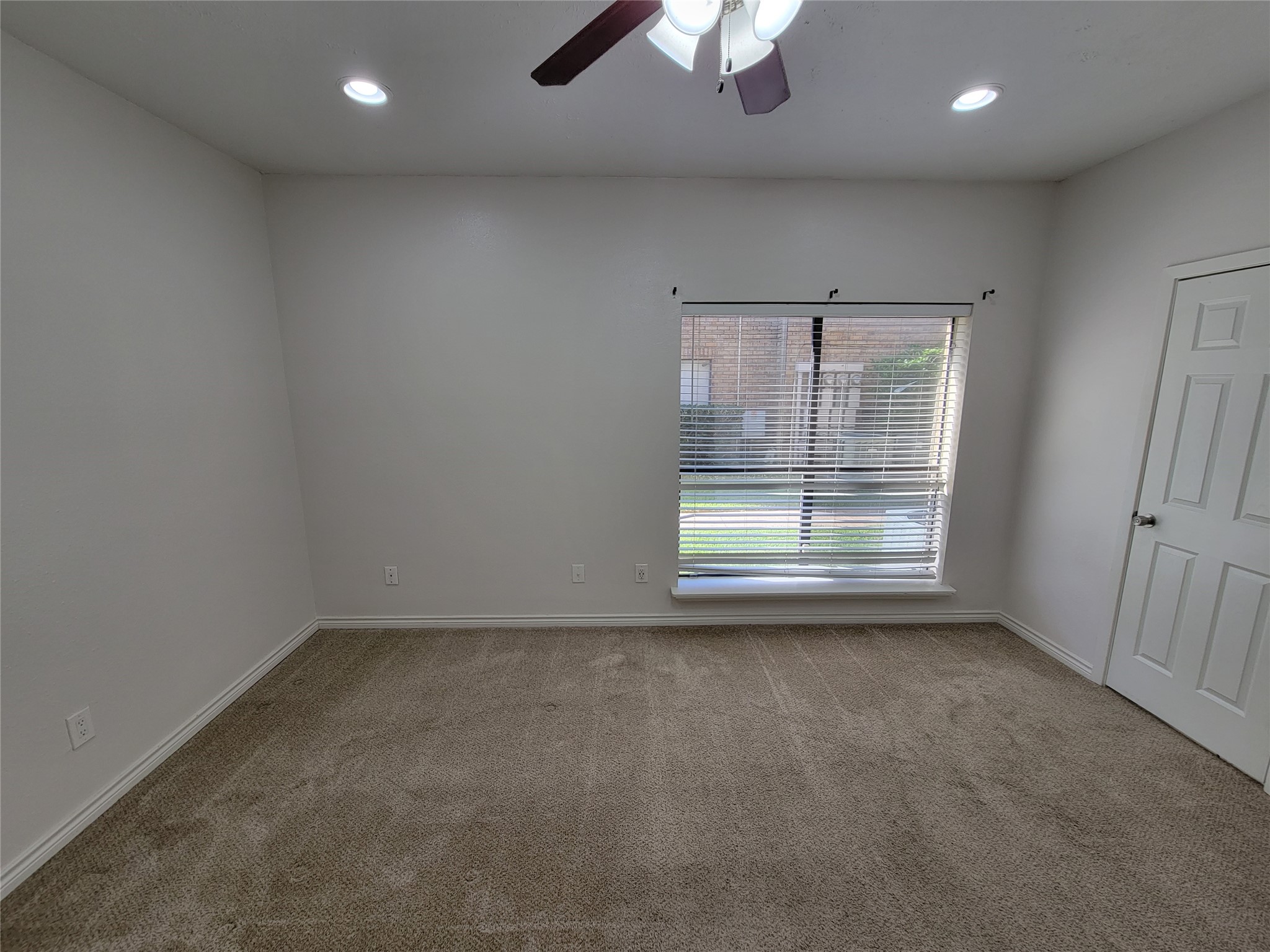 2025 Augusta Drive 303 Property Photo 24