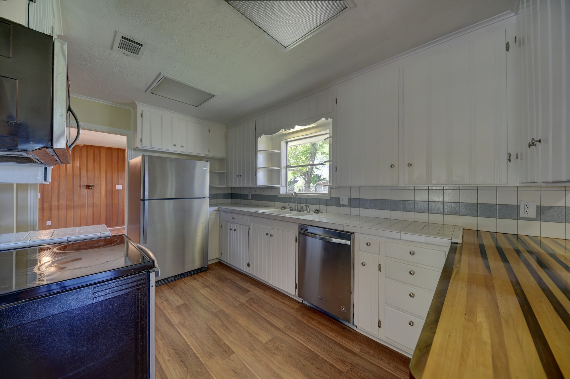 415 Silliman Street Property Photo 6