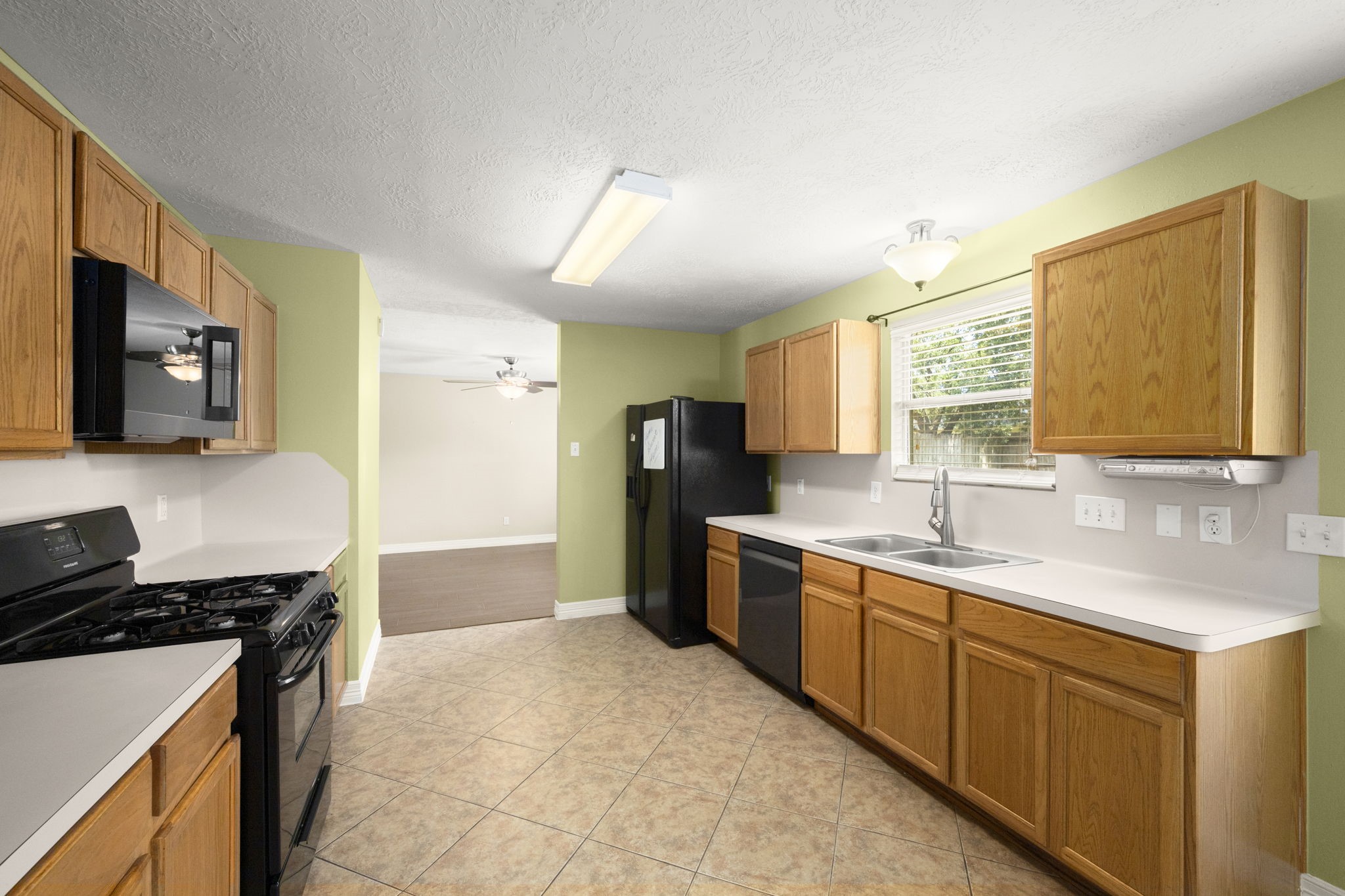 8723 Creek Willow Drive Property Photo 11