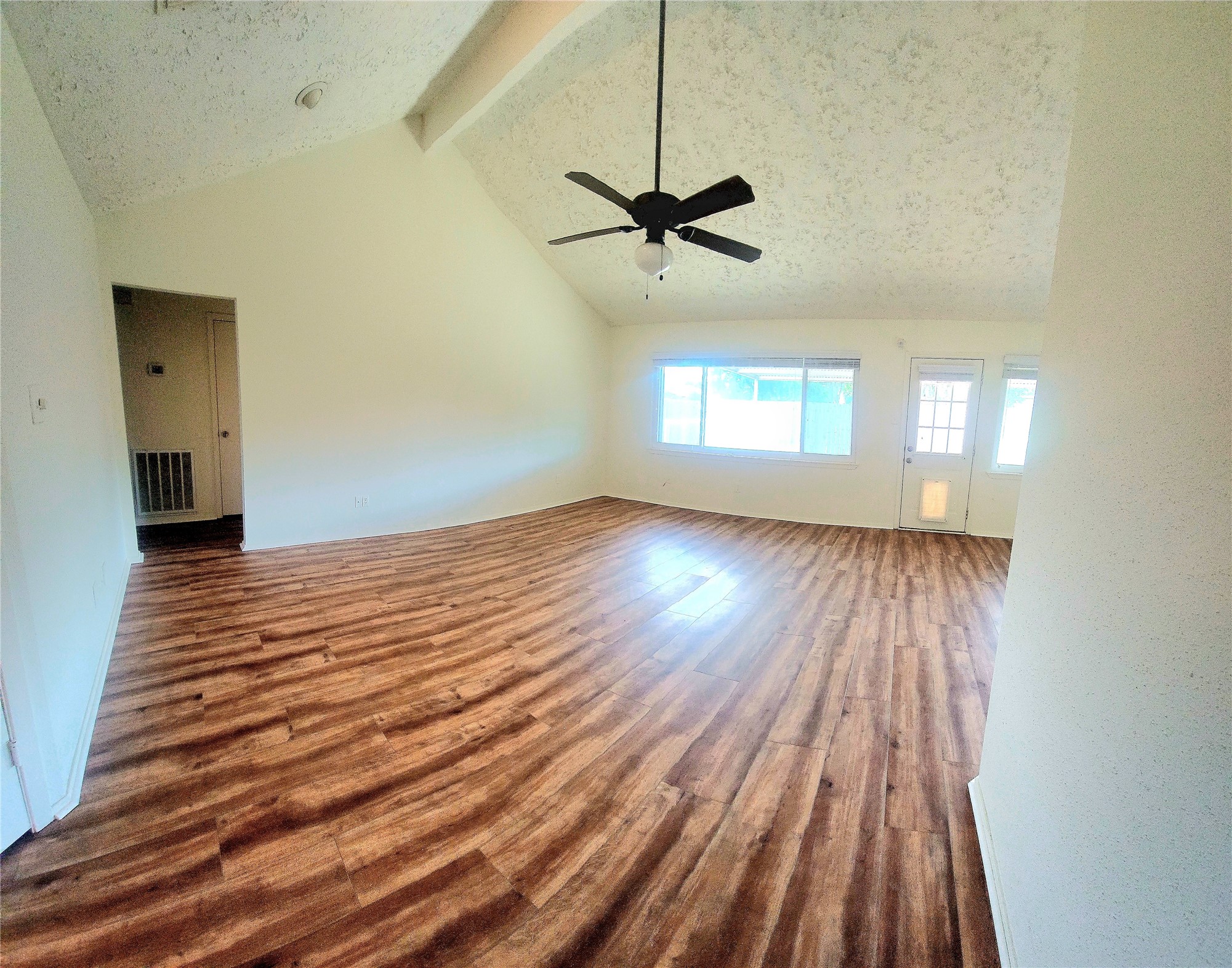 7211 Skylight Lane Property Photo 5