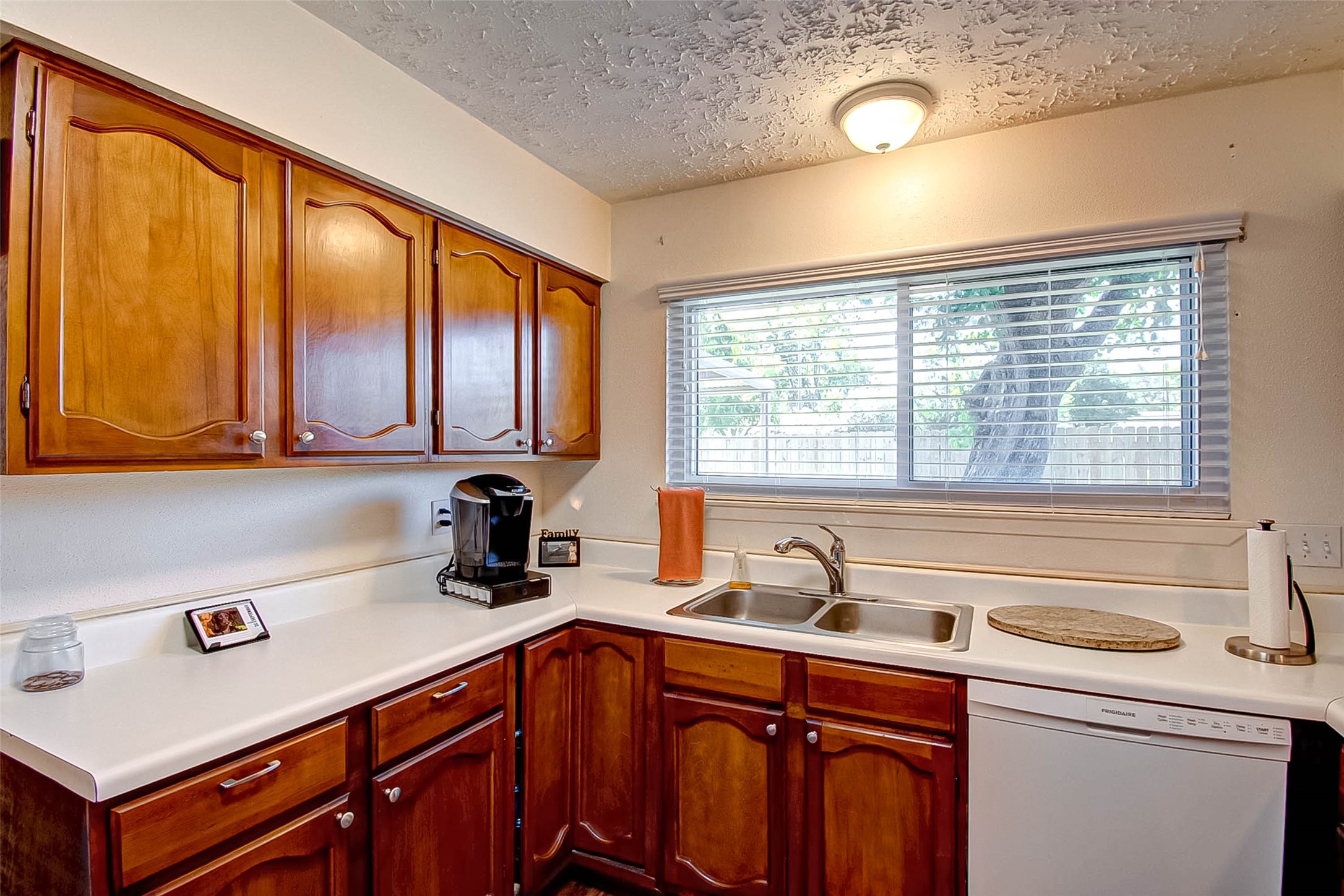 7211 Skylight Lane Property Photo 8