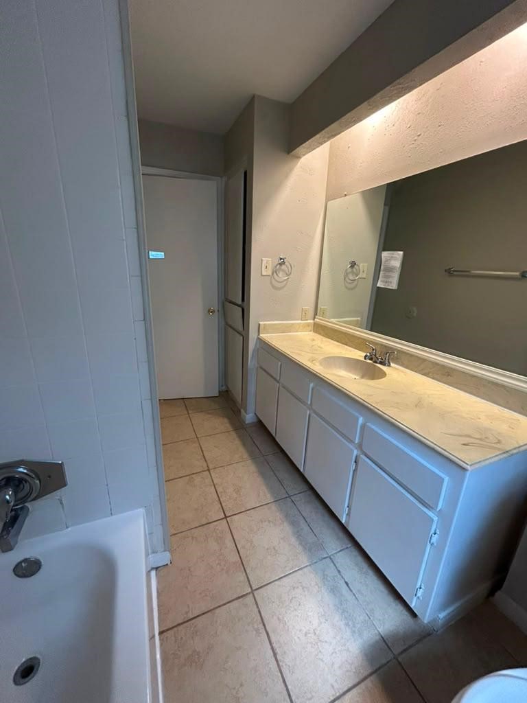 13223 Lake Breeze Lane Property Photo 14