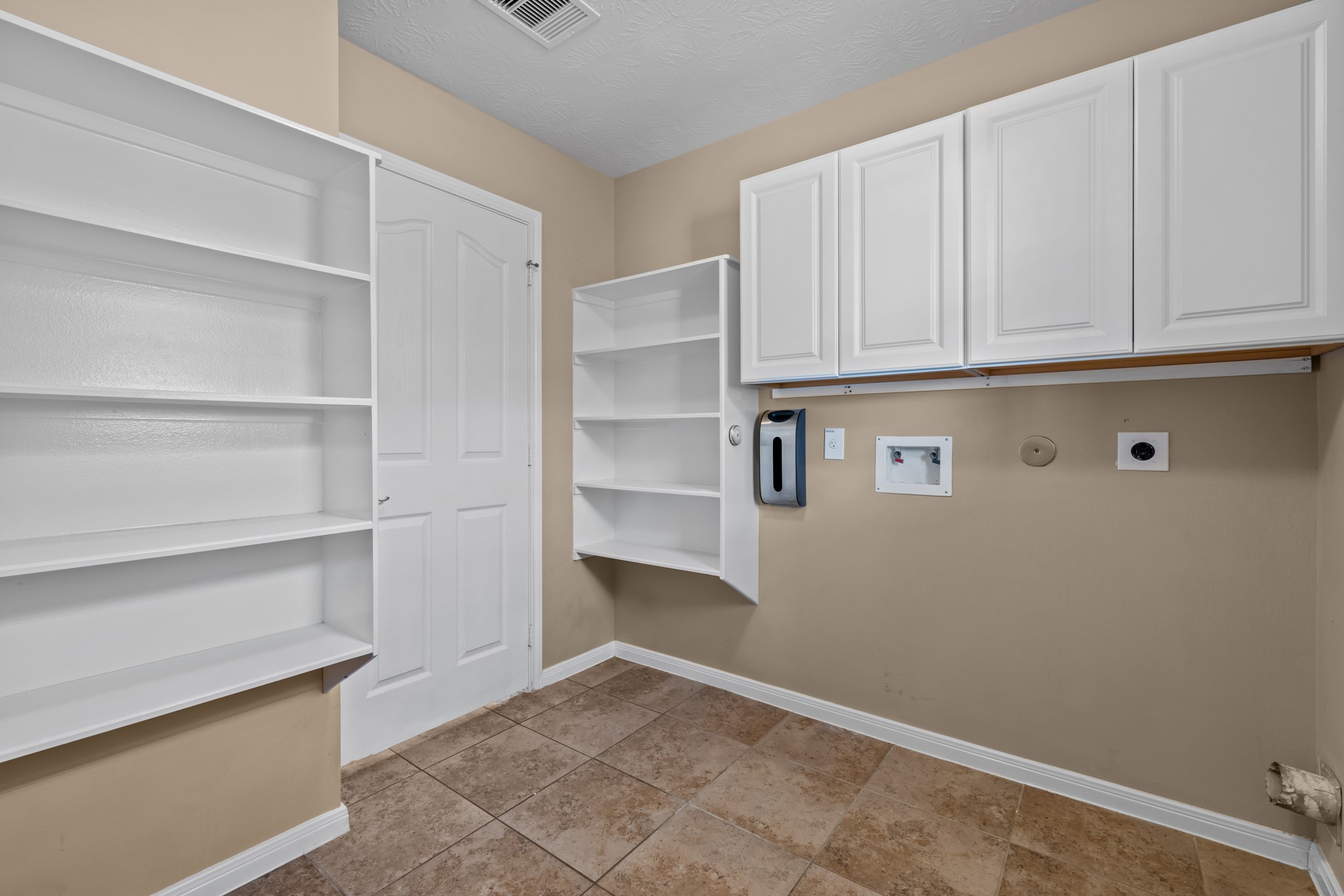 28027 Trade Wind Court Property Photo 28