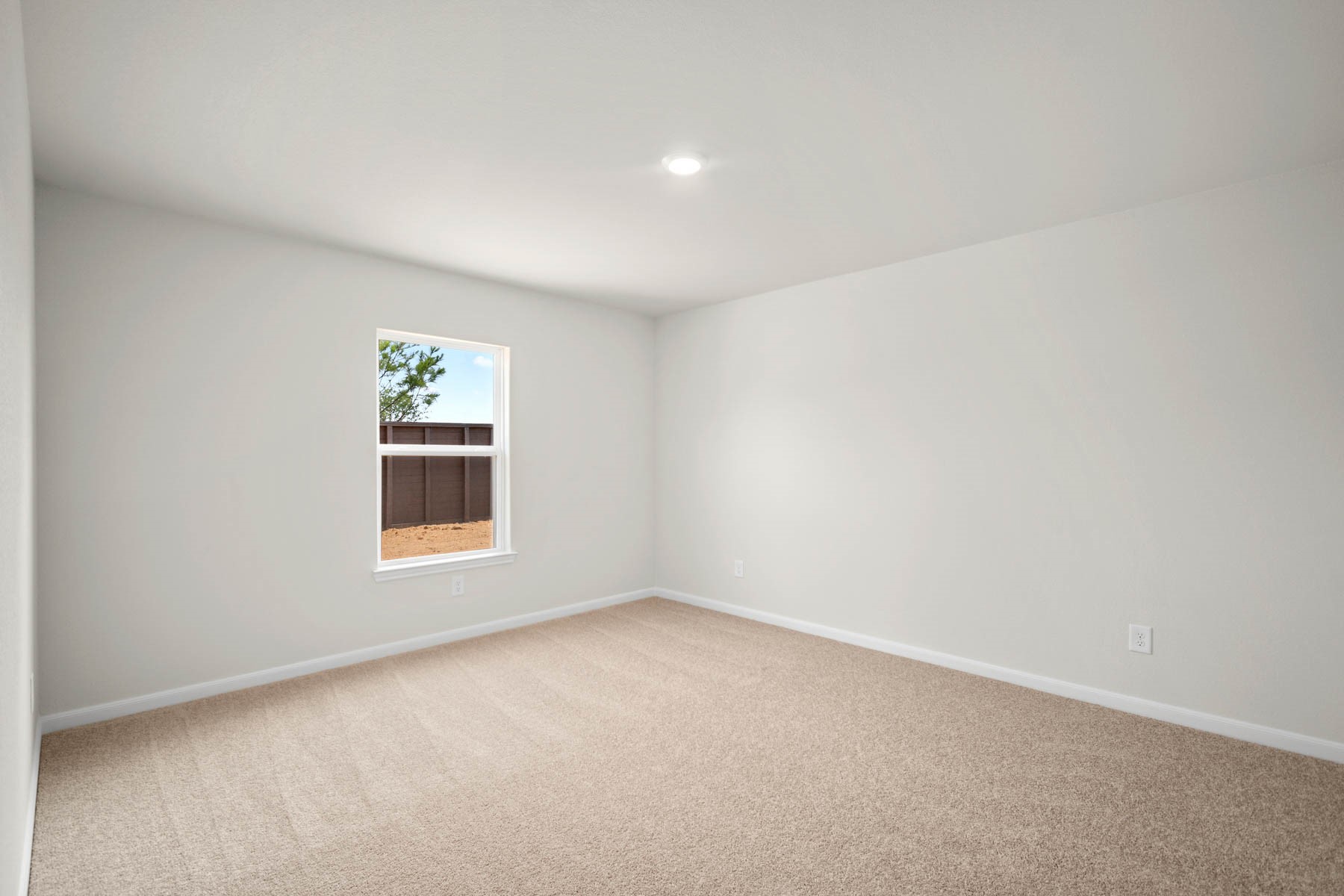 16474 Honeysuckle Hill Drive Property Photo 6