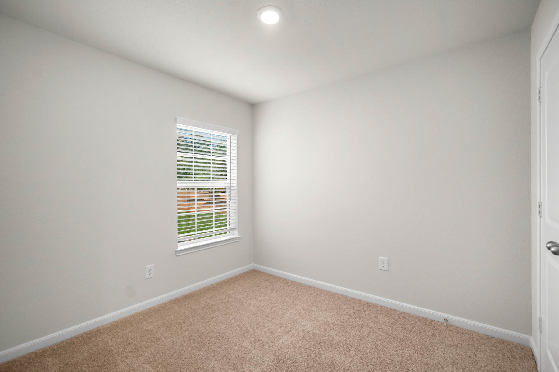 16474 Honeysuckle Hill Drive Property Photo 13