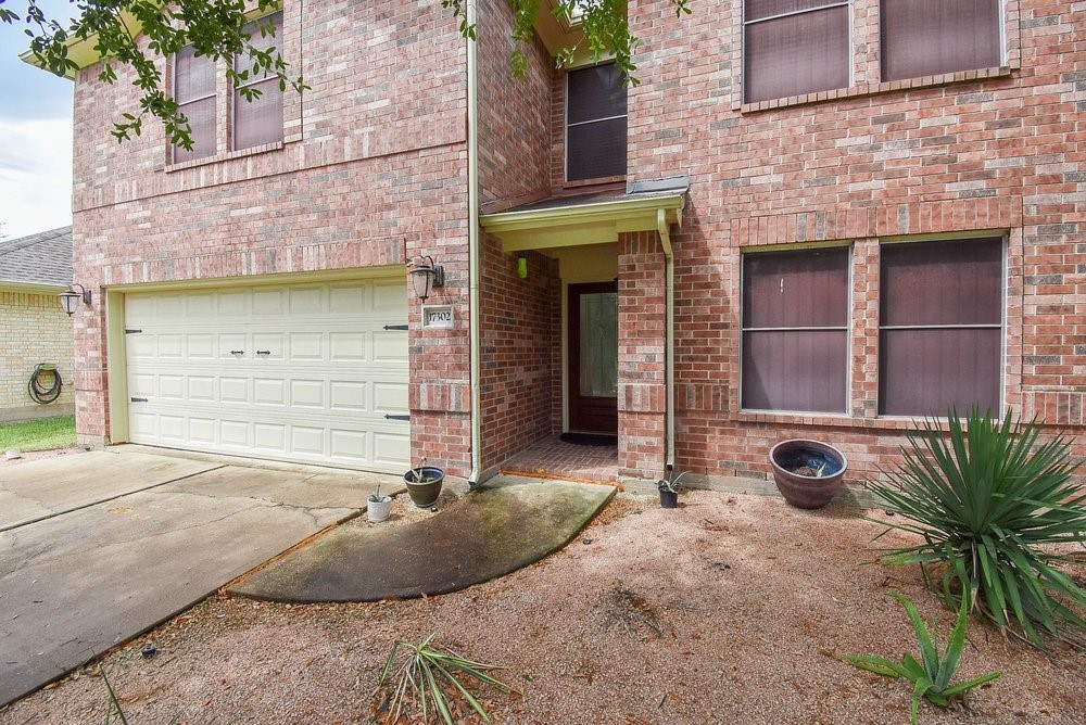 17302 Pecan Acres Drive Property Photo 7