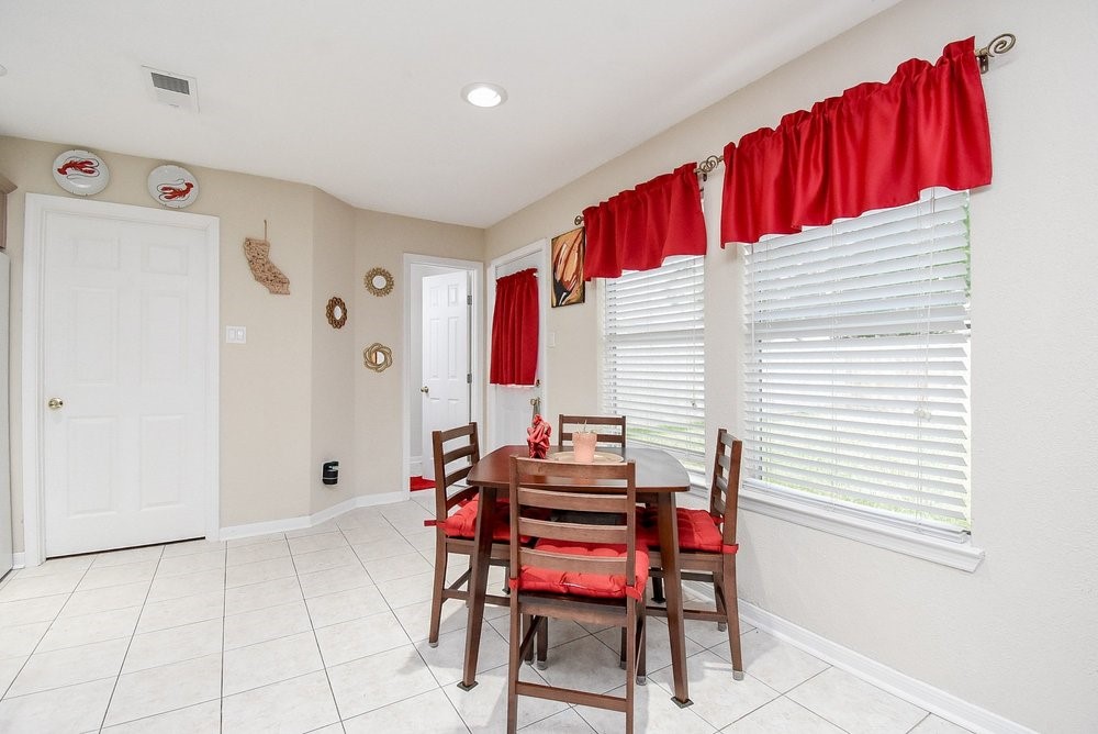 17302 Pecan Acres Drive Property Photo 22