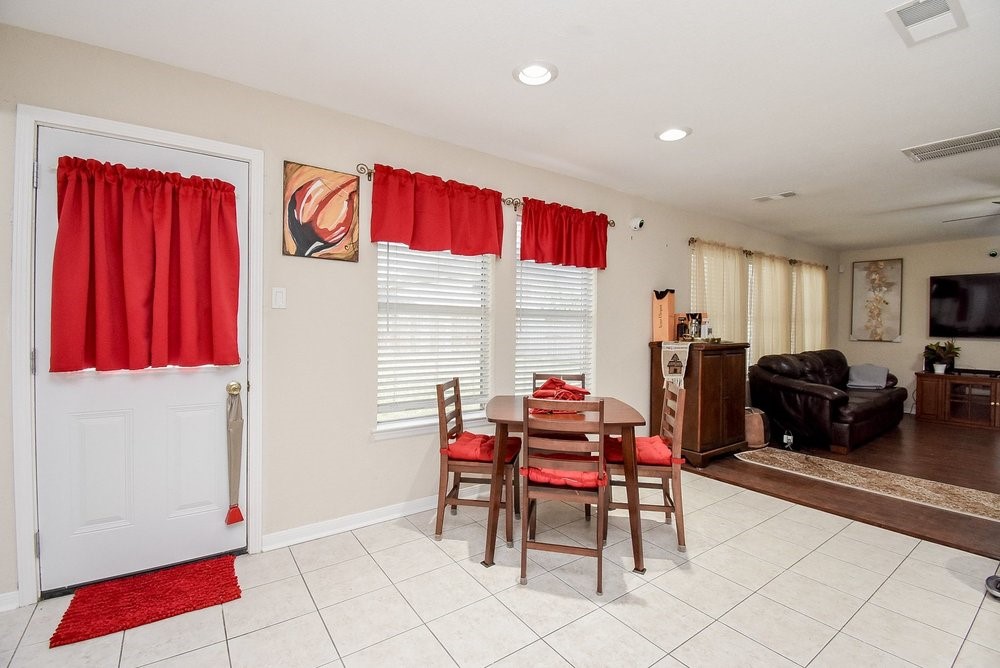 17302 Pecan Acres Drive Property Photo 23