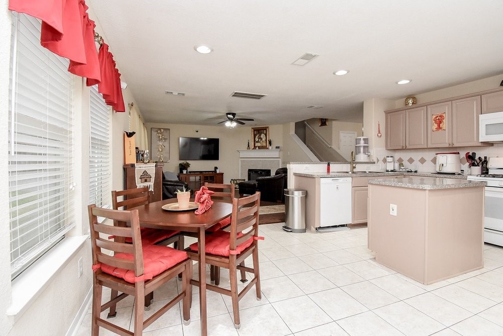 17302 Pecan Acres Drive Property Photo 24